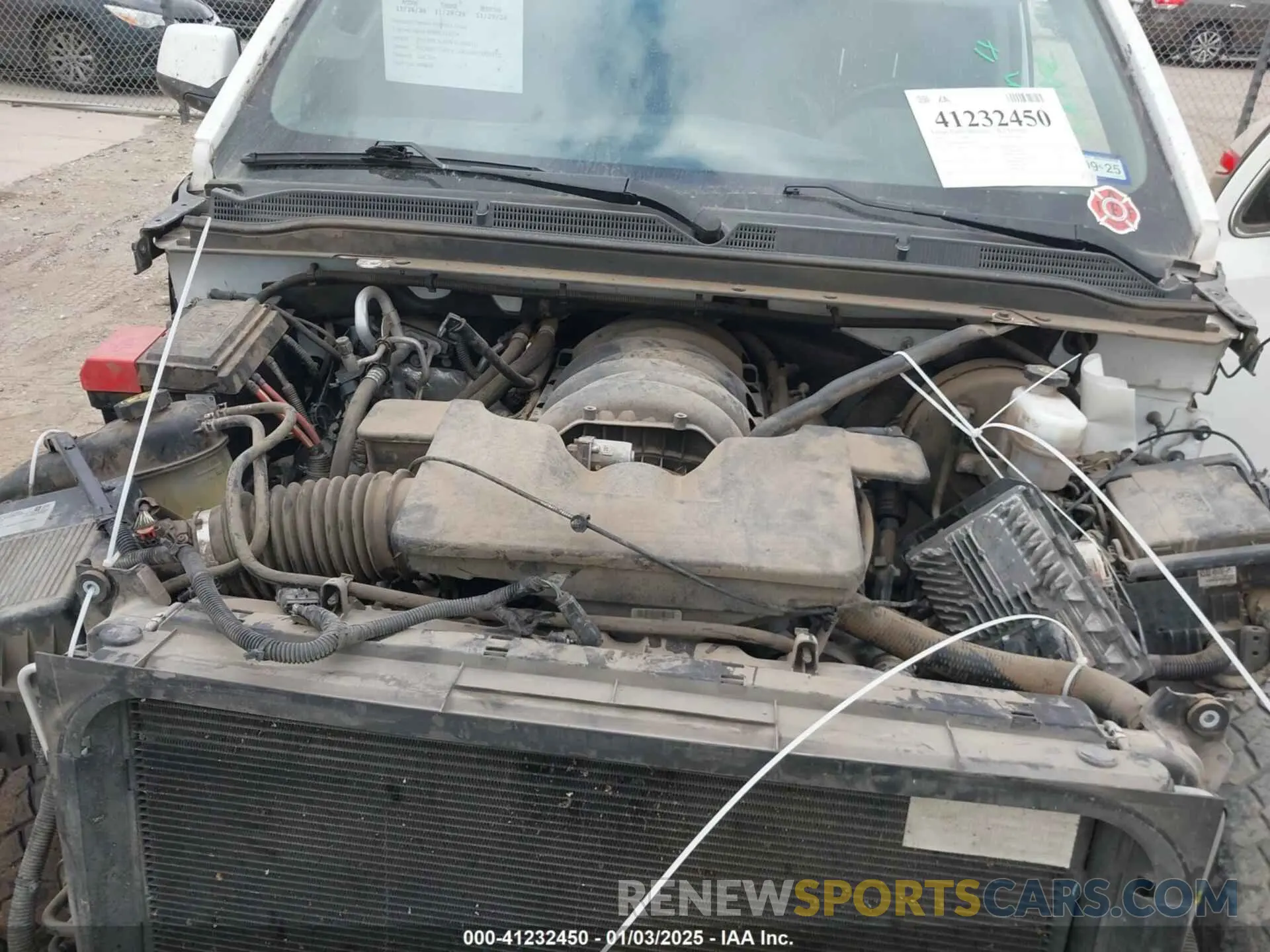 10 Photograph of a damaged car 1GKS1GKC1KR384332 GMC YUKON XL 2019