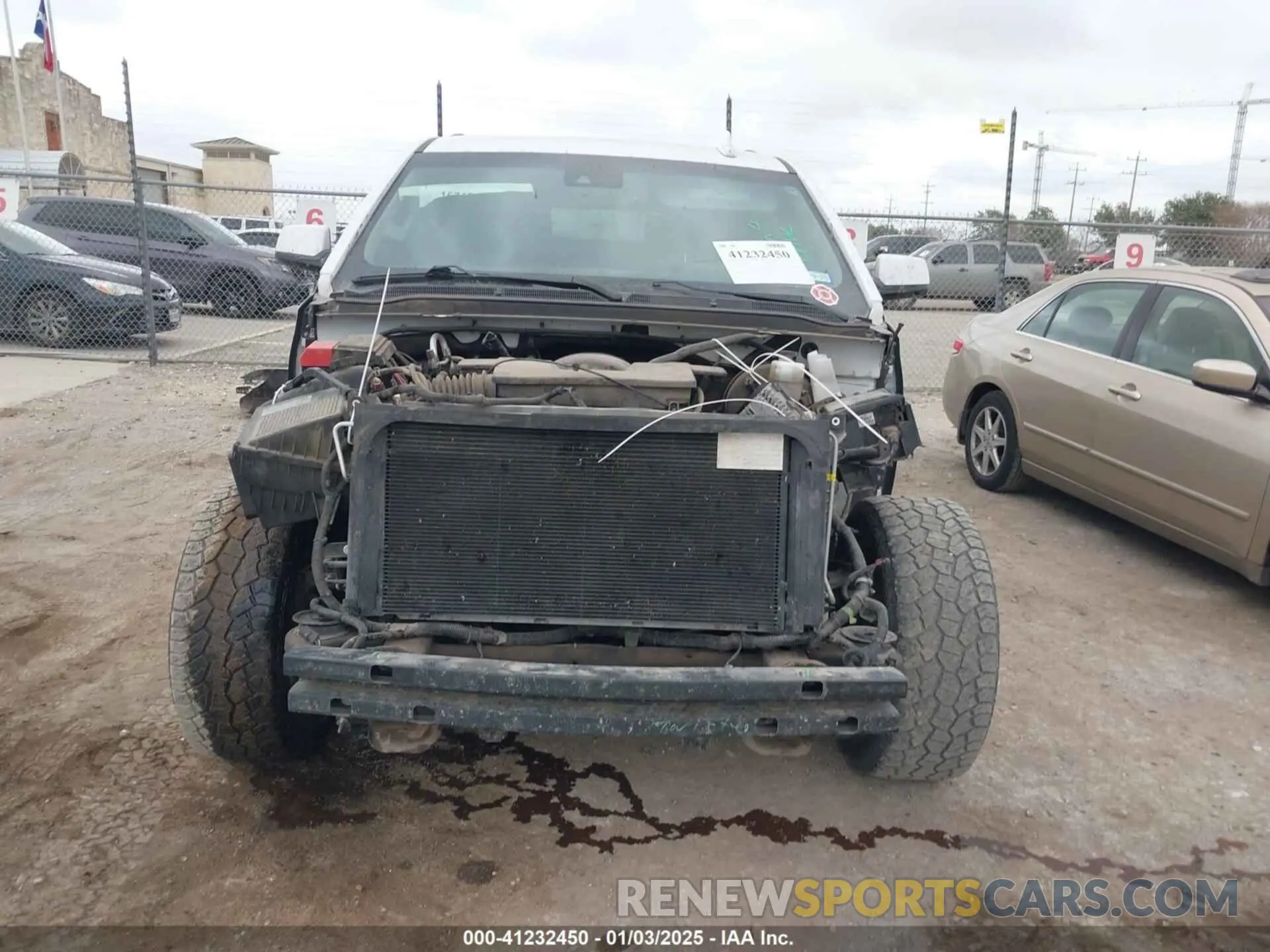 13 Photograph of a damaged car 1GKS1GKC1KR384332 GMC YUKON XL 2019
