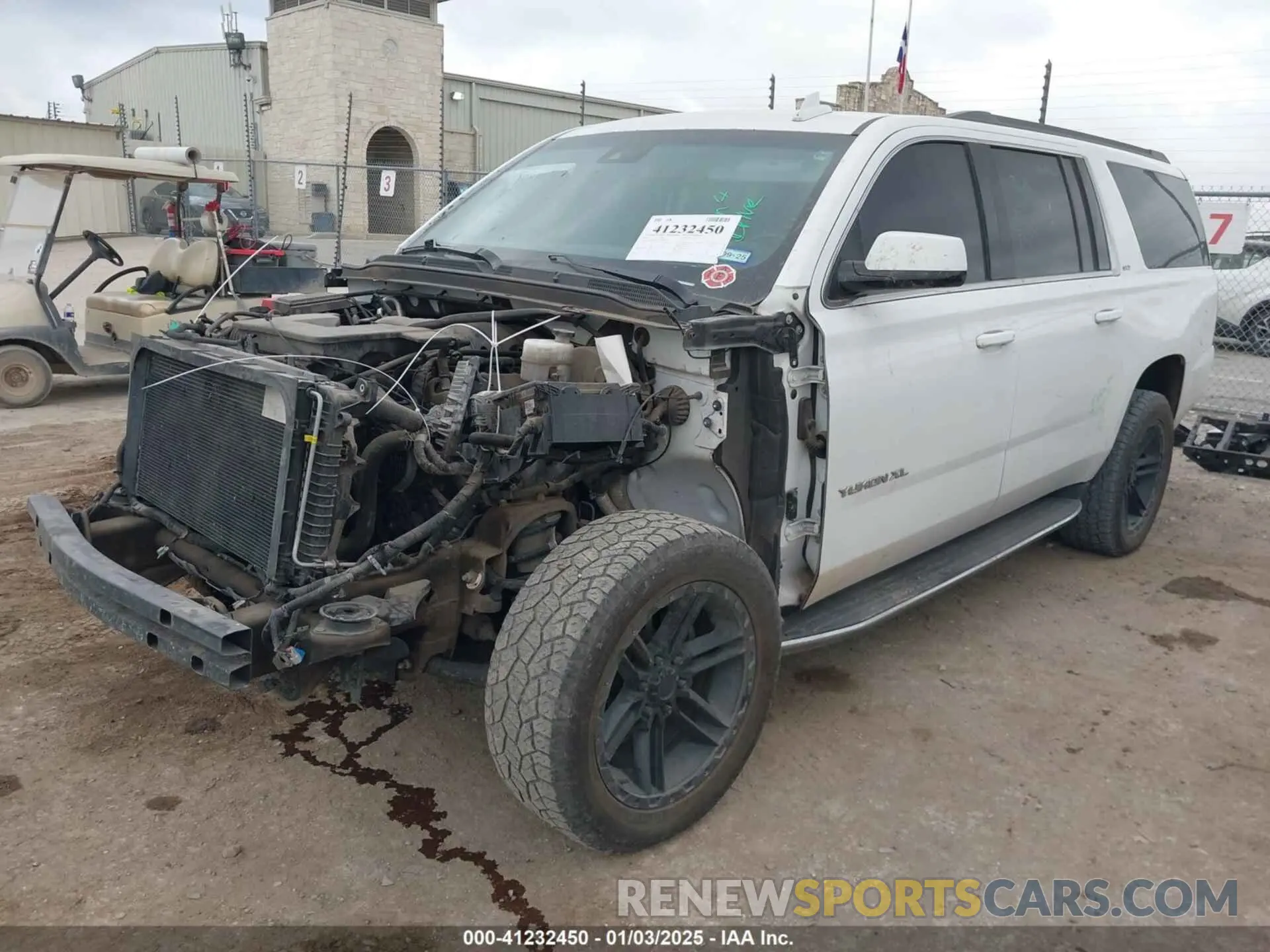 2 Photograph of a damaged car 1GKS1GKC1KR384332 GMC YUKON XL 2019