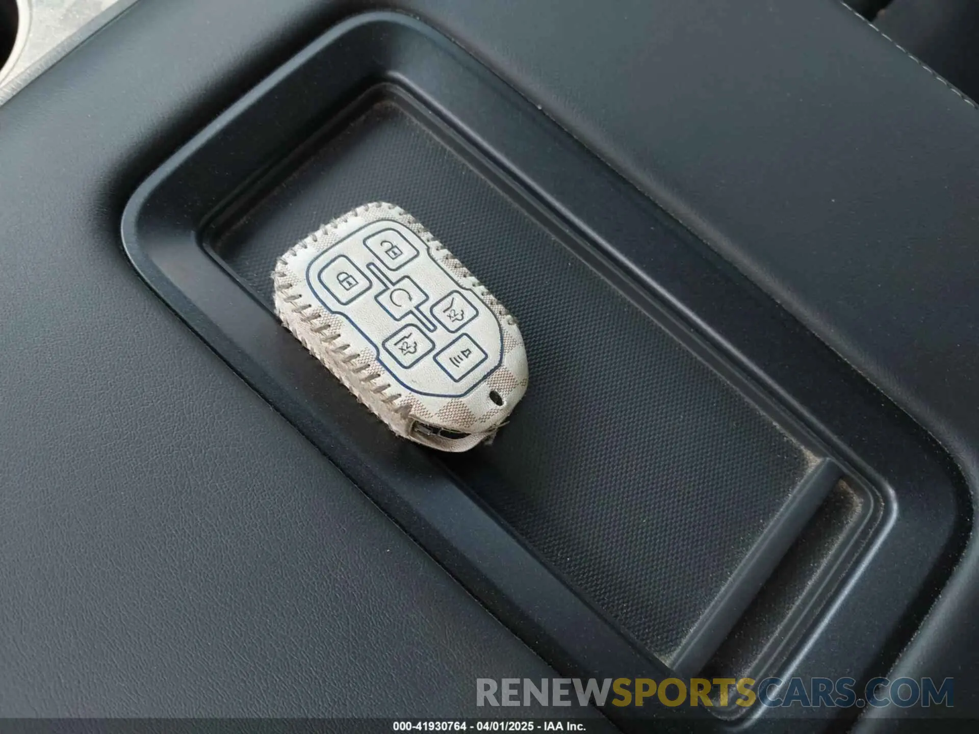 11 Фотография поврежденного автомобиля 1GKS1GKC2KR117197 GMC YUKON XL 2019