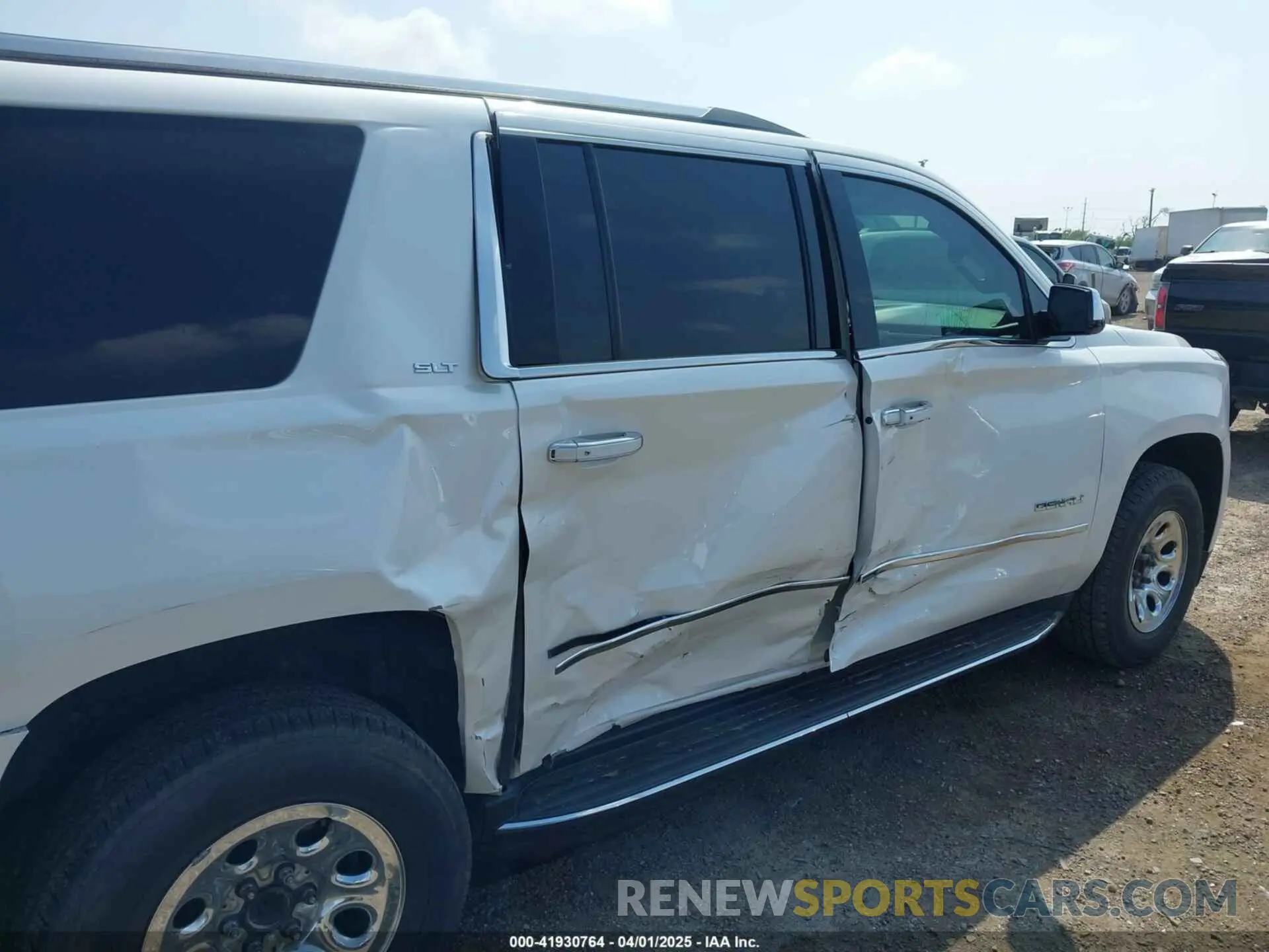6 Фотография поврежденного автомобиля 1GKS1GKC2KR117197 GMC YUKON XL 2019