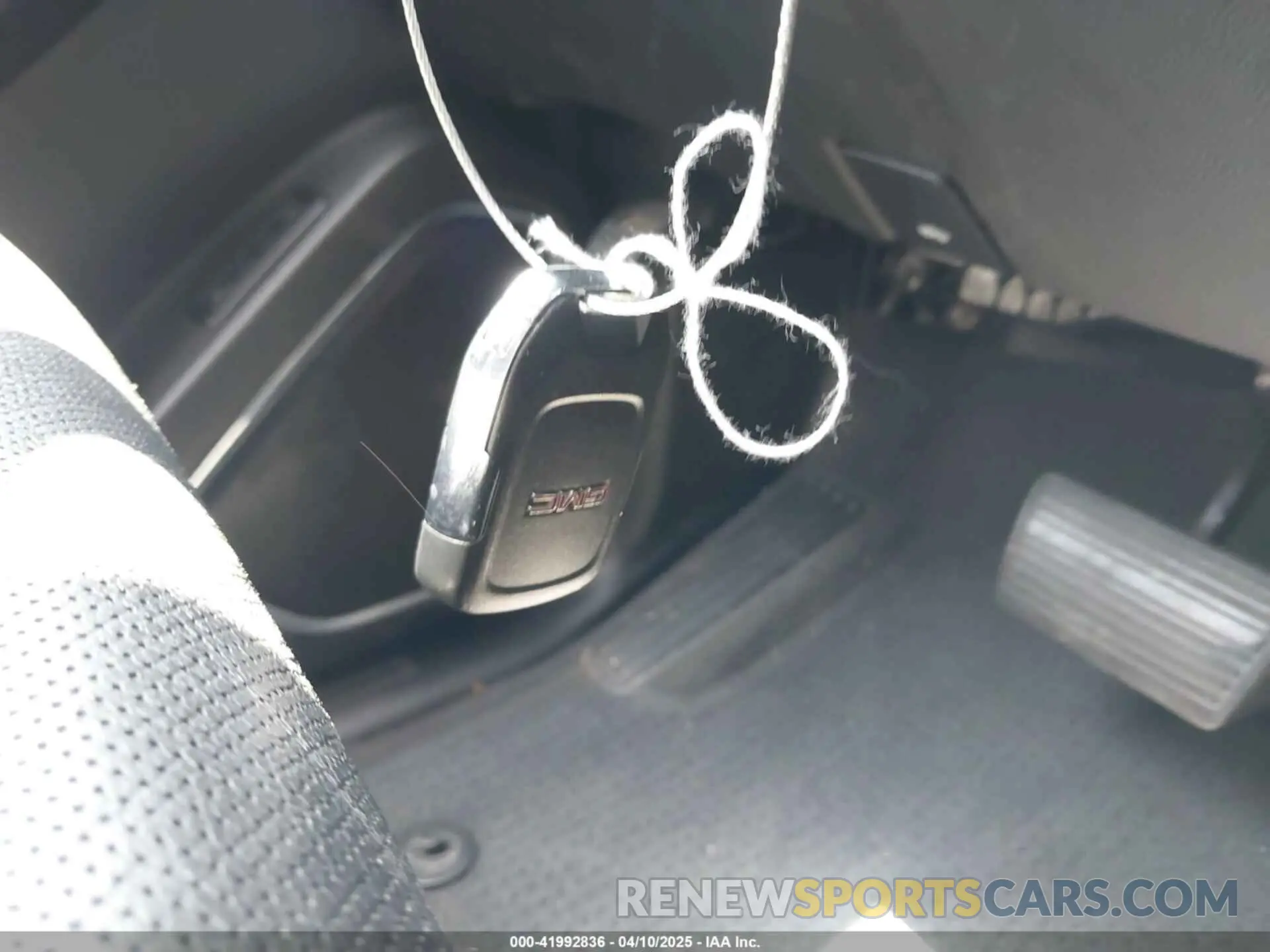 11 Фотография поврежденного автомобиля 1GKS1HKJ9KR354998 GMC YUKON XL 2019