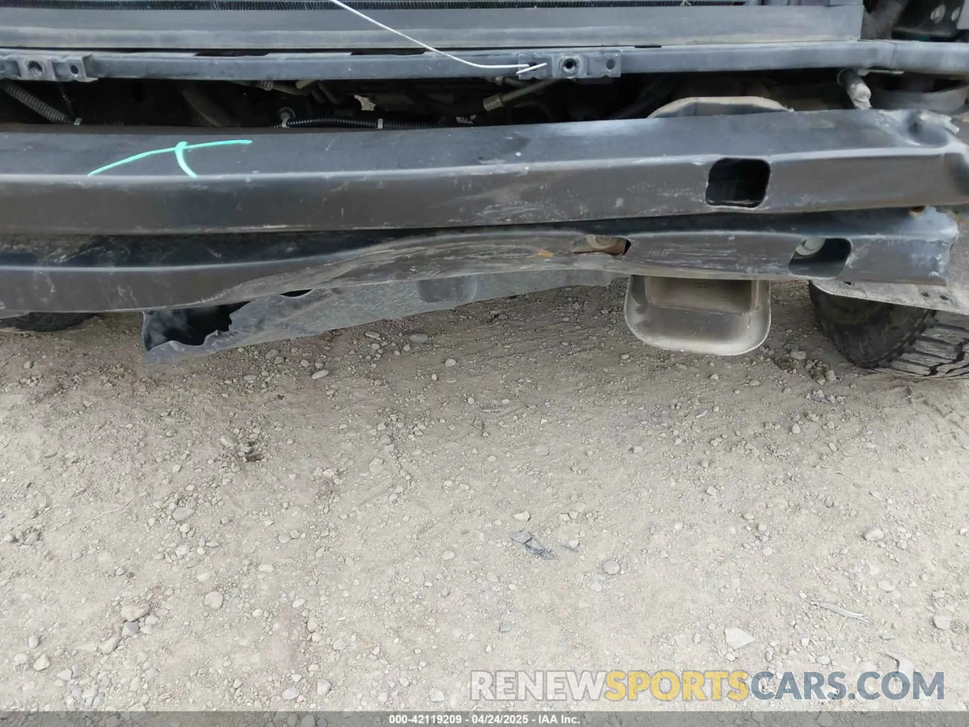 22 Photograph of a damaged car 1GKS2GKC9KR159332 GMC YUKON XL 2019