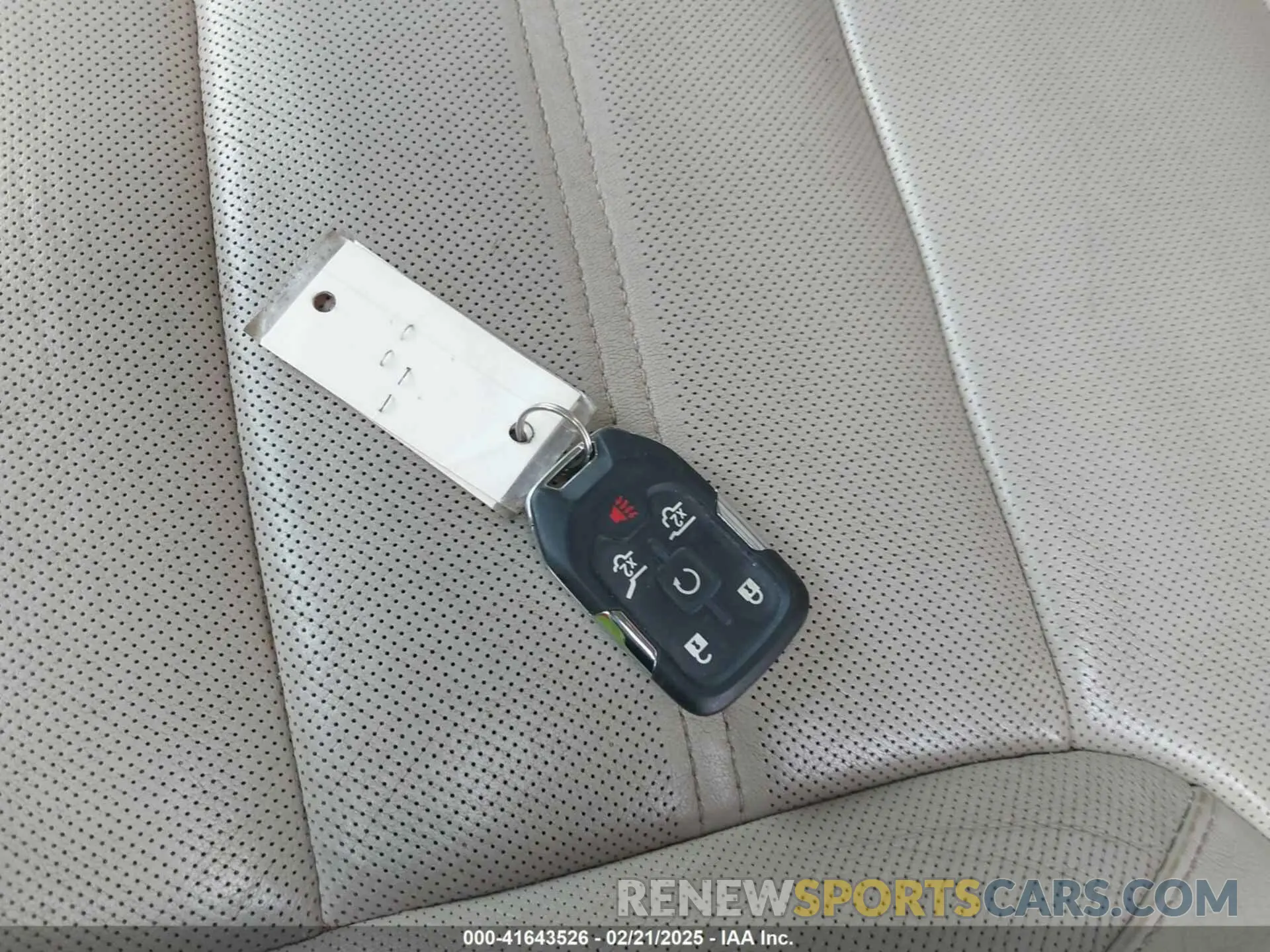 11 Photograph of a damaged car 1GKS2HKJ3KR226480 GMC YUKON XL 2019
