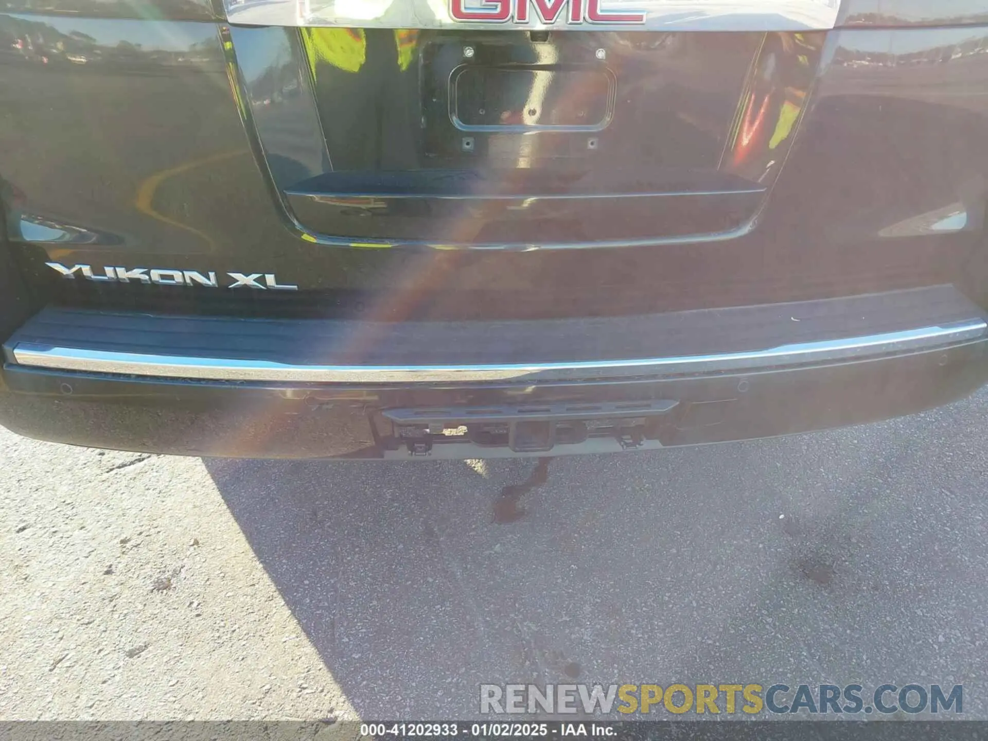 16 Photograph of a damaged car 1GKS2HKJ9KR152434 GMC YUKON XL 2019