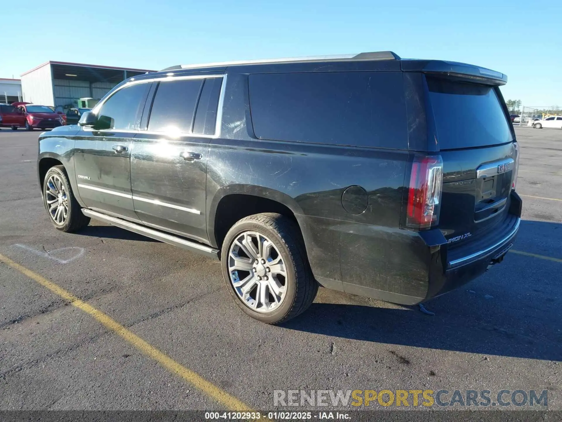 3 Photograph of a damaged car 1GKS2HKJ9KR152434 GMC YUKON XL 2019