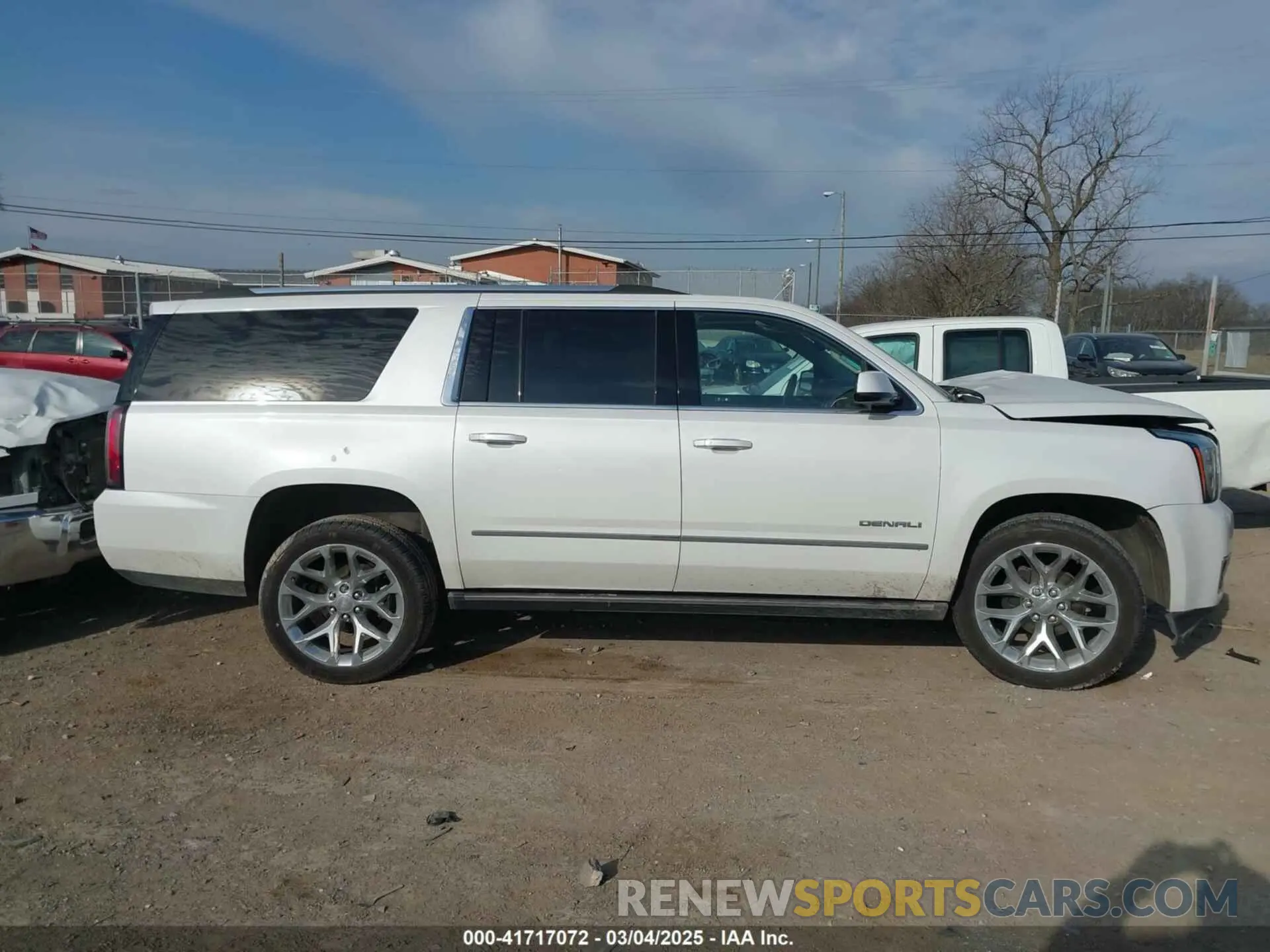 13 Фотография поврежденного автомобиля 1GKS1HKJ6LR282854 GMC YUKON XL 2020