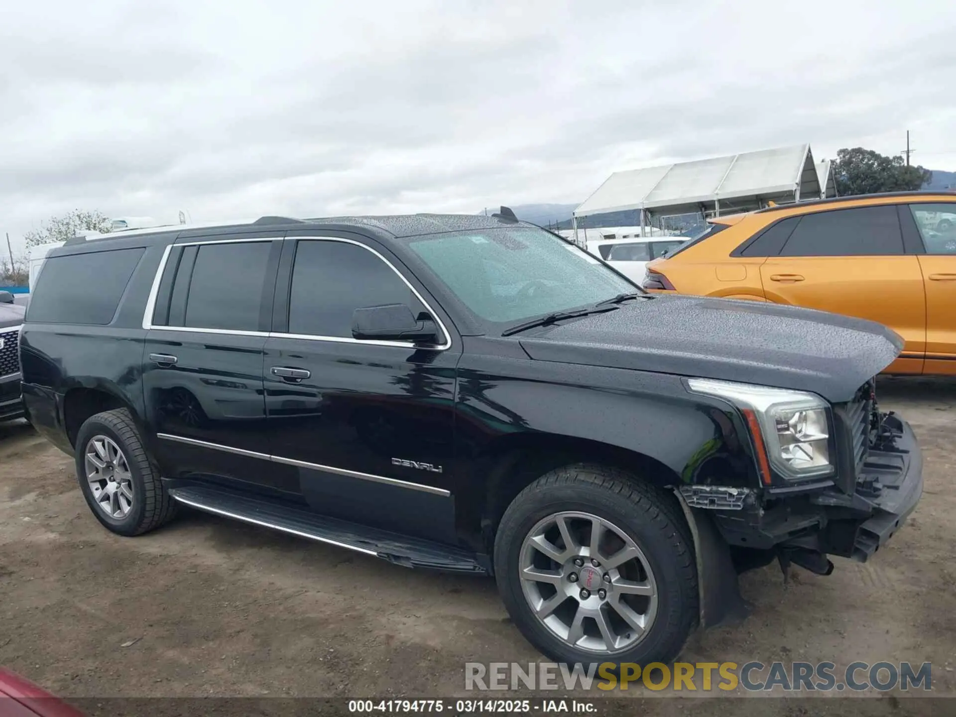 14 Photograph of a damaged car 1GKS1HKJ8LR181119 GMC YUKON XL 2020
