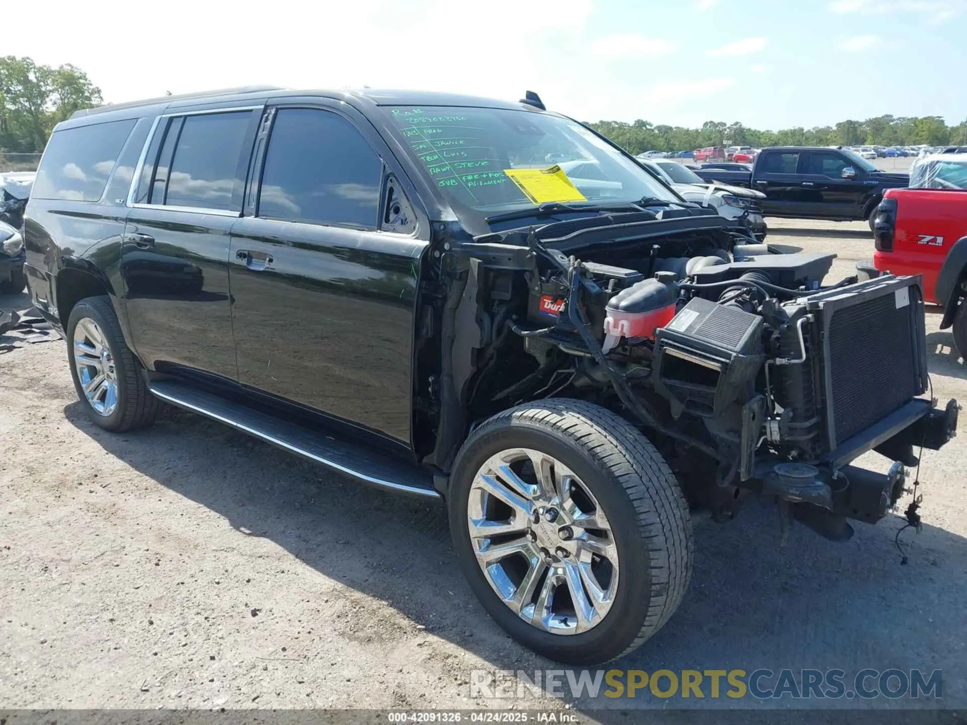 1 Photograph of a damaged car 1GKS2GKCXLR291176 GMC YUKON XL 2020