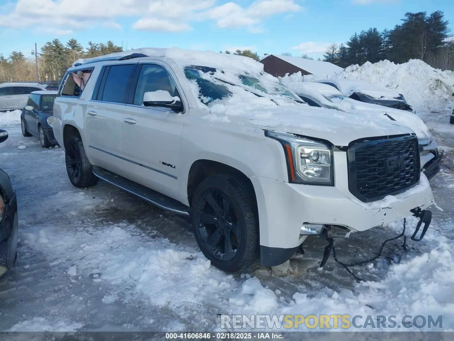 1 Photograph of a damaged car 1GKS2HKJ3LR223239 GMC YUKON XL 2020