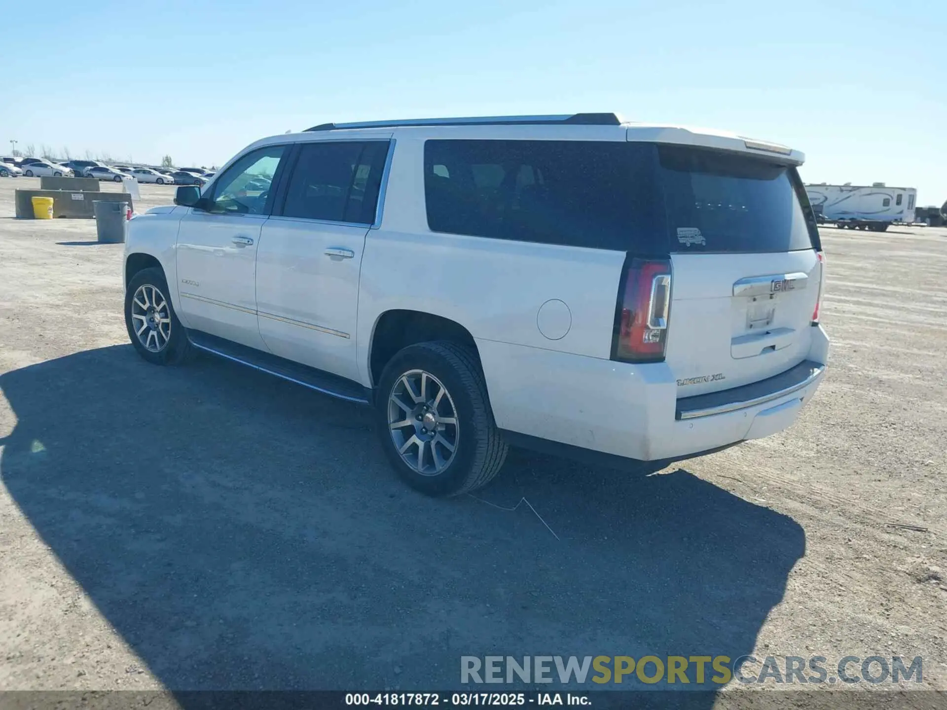 3 Photograph of a damaged car 1GKS2HKJ9LR298494 GMC YUKON XL 2020