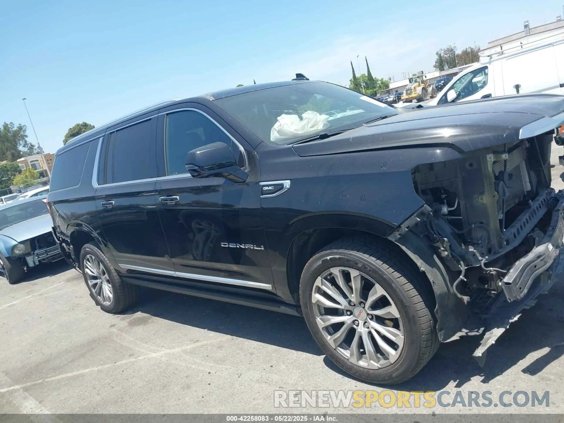 14 Фотография поврежденного автомобиля 1GKS1JKL1MR273702 GMC YUKON XL 2021