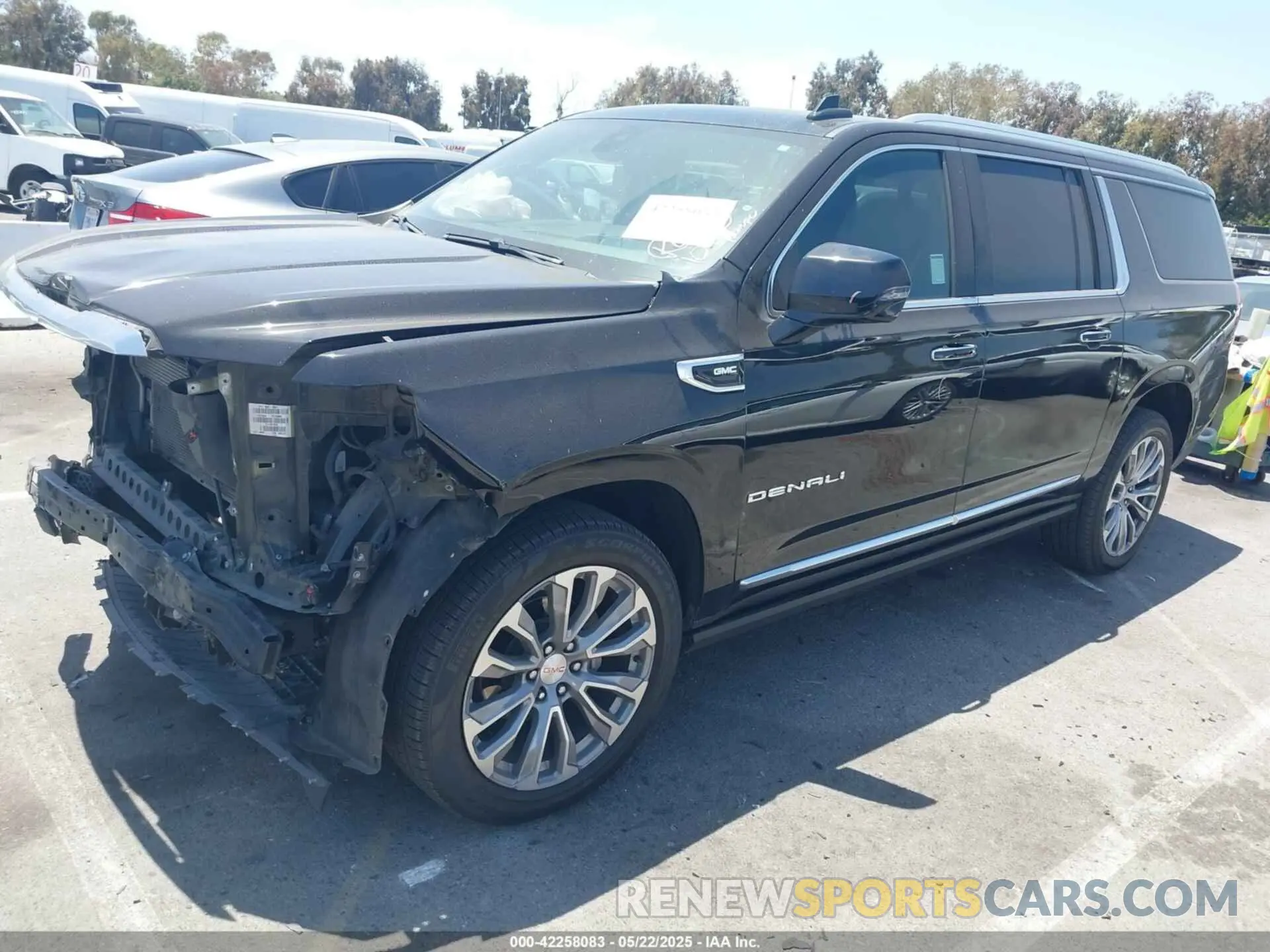 2 Фотография поврежденного автомобиля 1GKS1JKL1MR273702 GMC YUKON XL 2021