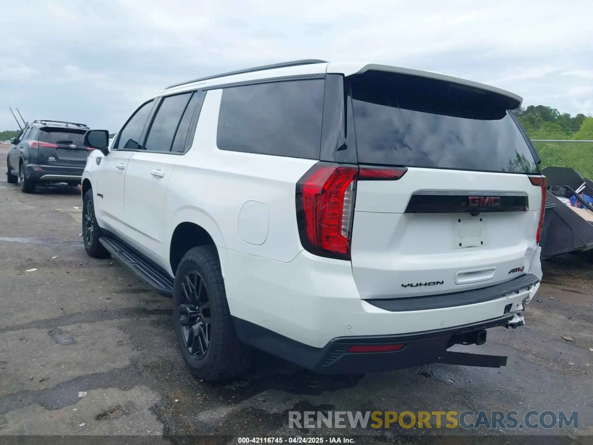3 Фотография поврежденного автомобиля 1GKS2HKD1MR478032 GMC YUKON XL 2021