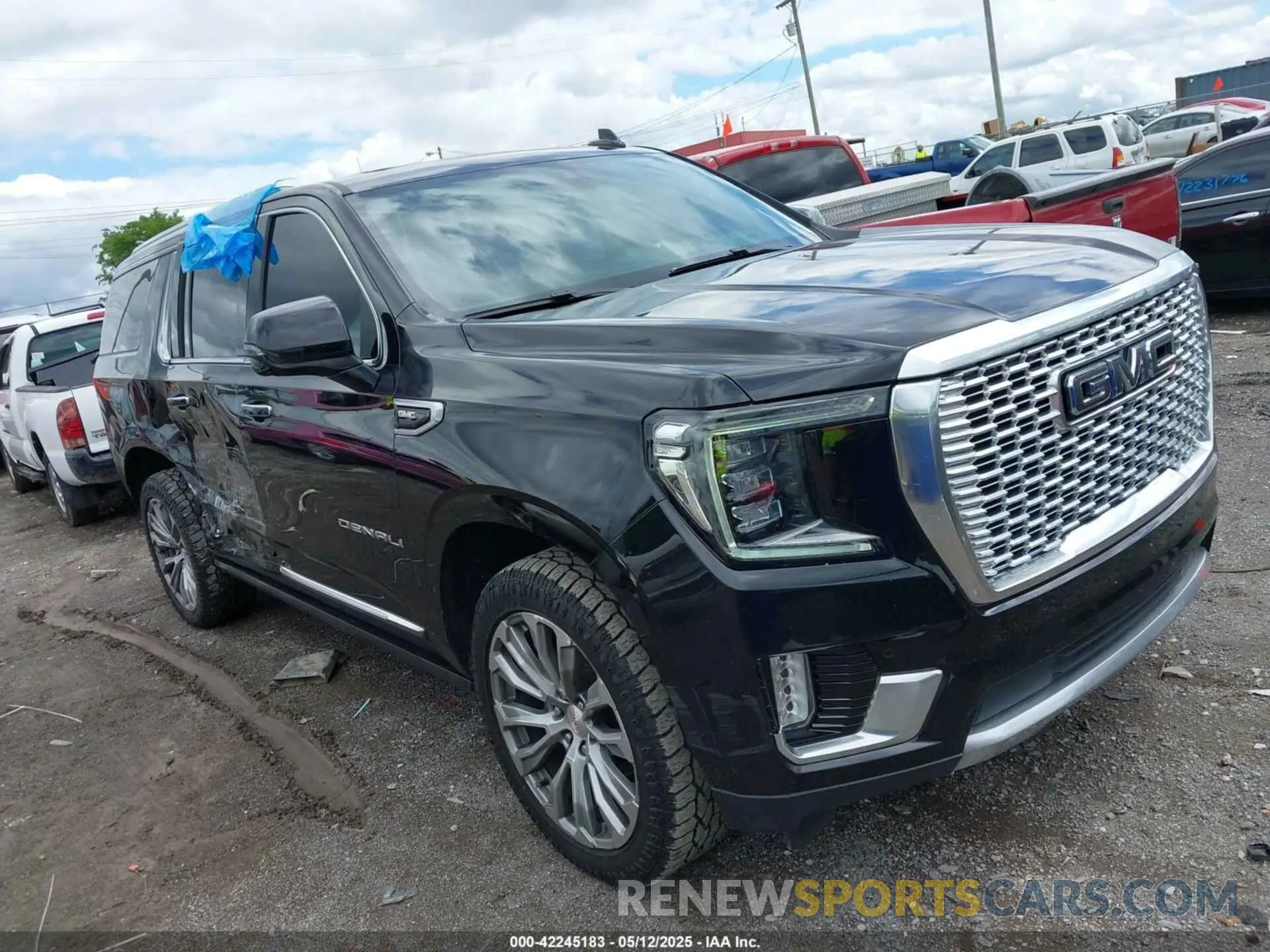 1 Photograph of a damaged car 1GKS2JKL2MR142534 GMC YUKON XL 2021