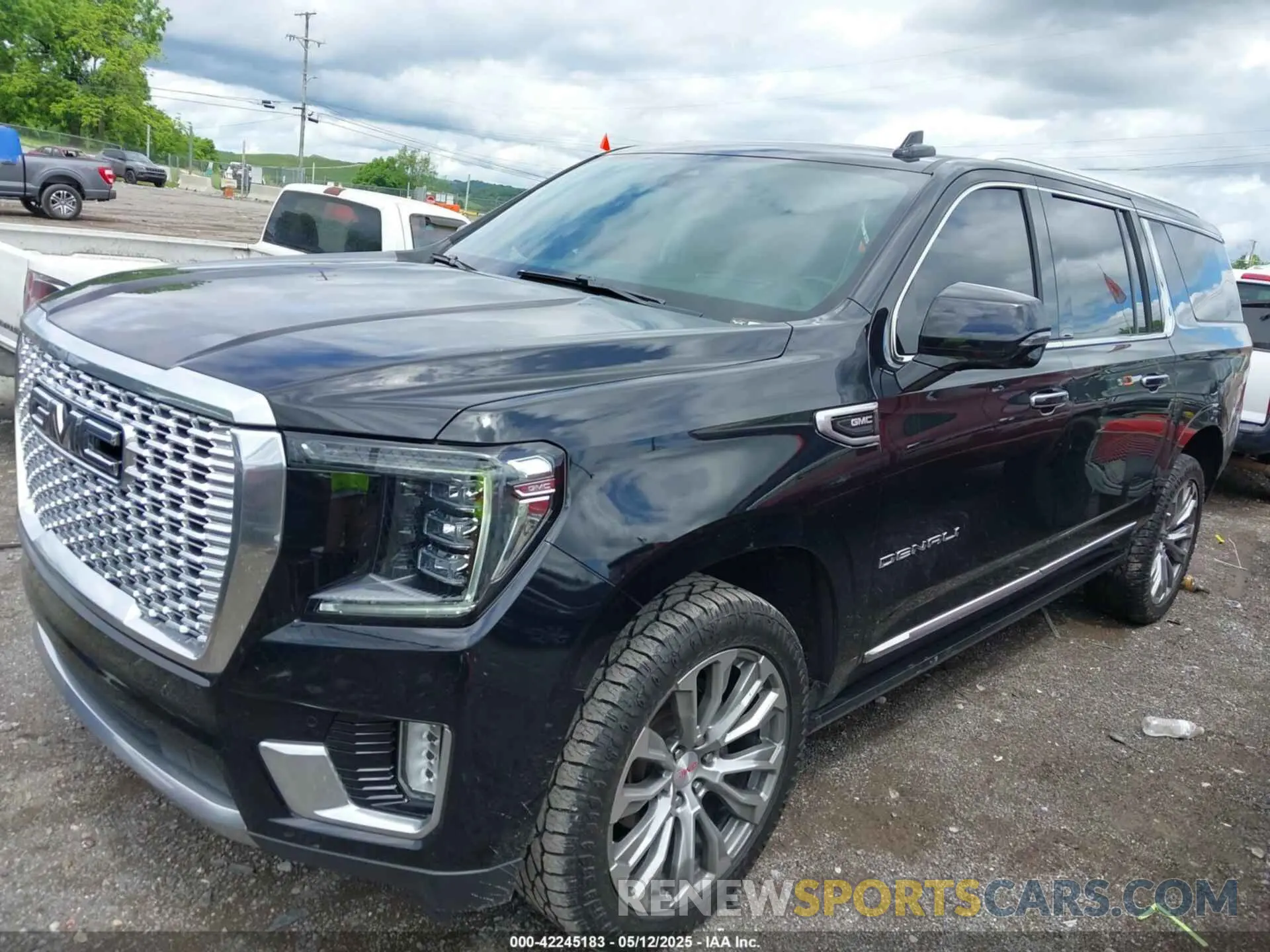 2 Photograph of a damaged car 1GKS2JKL2MR142534 GMC YUKON XL 2021