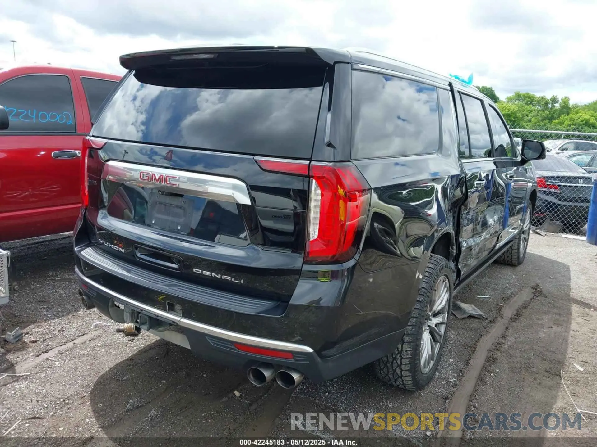 4 Photograph of a damaged car 1GKS2JKL2MR142534 GMC YUKON XL 2021