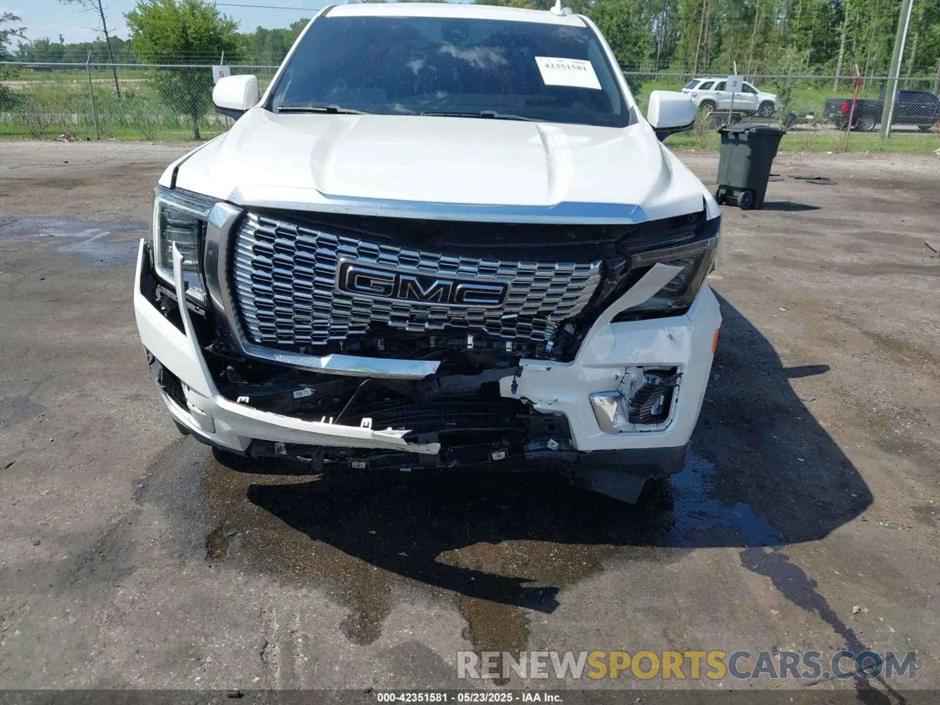 6 Photograph of a damaged car 1GKS2JKL2MR290165 GMC YUKON XL 2021