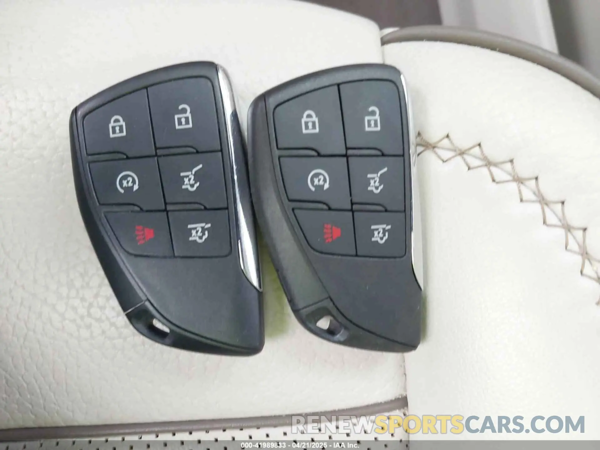 11 Фотография поврежденного автомобиля 1GKS2JKL7MR409621 GMC YUKON XL 2021