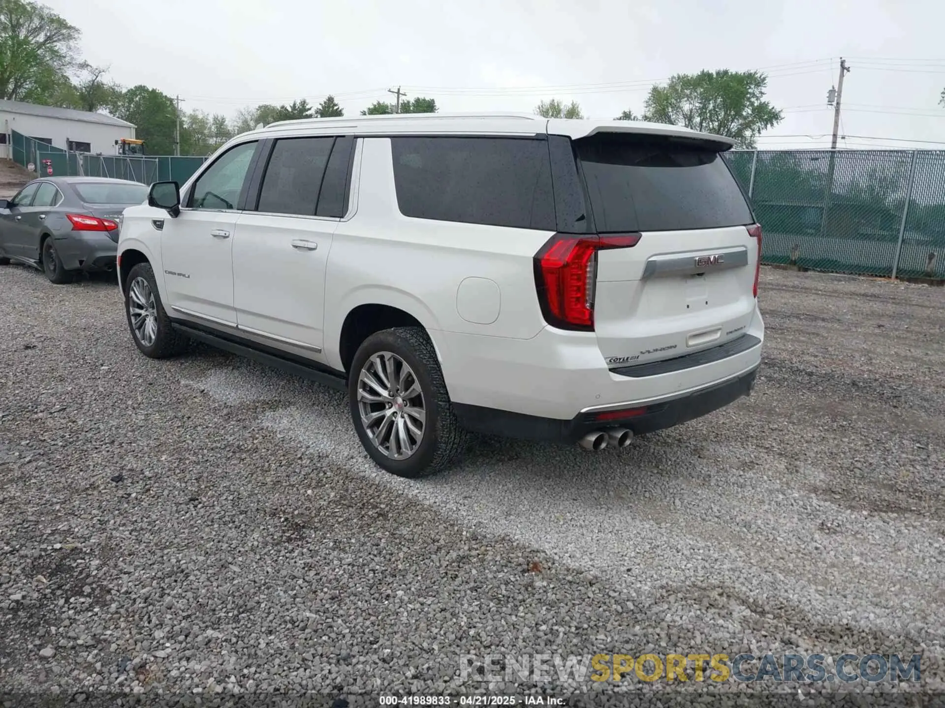 3 Фотография поврежденного автомобиля 1GKS2JKL7MR409621 GMC YUKON XL 2021