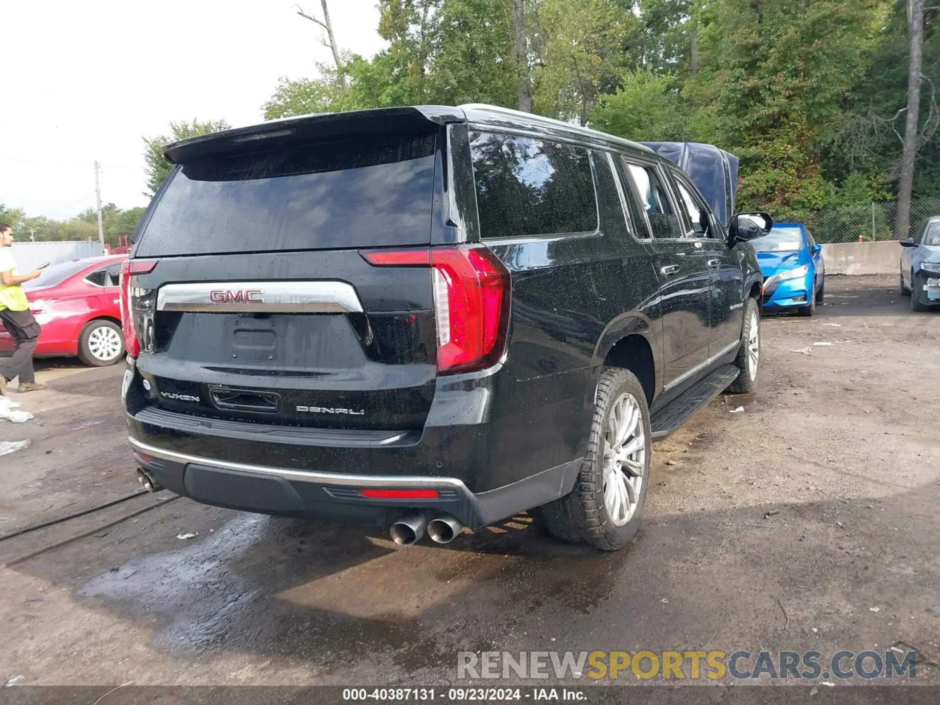 4 Фотография поврежденного автомобиля 1GKS2JKLXMR357630 GMC YUKON XL 2021