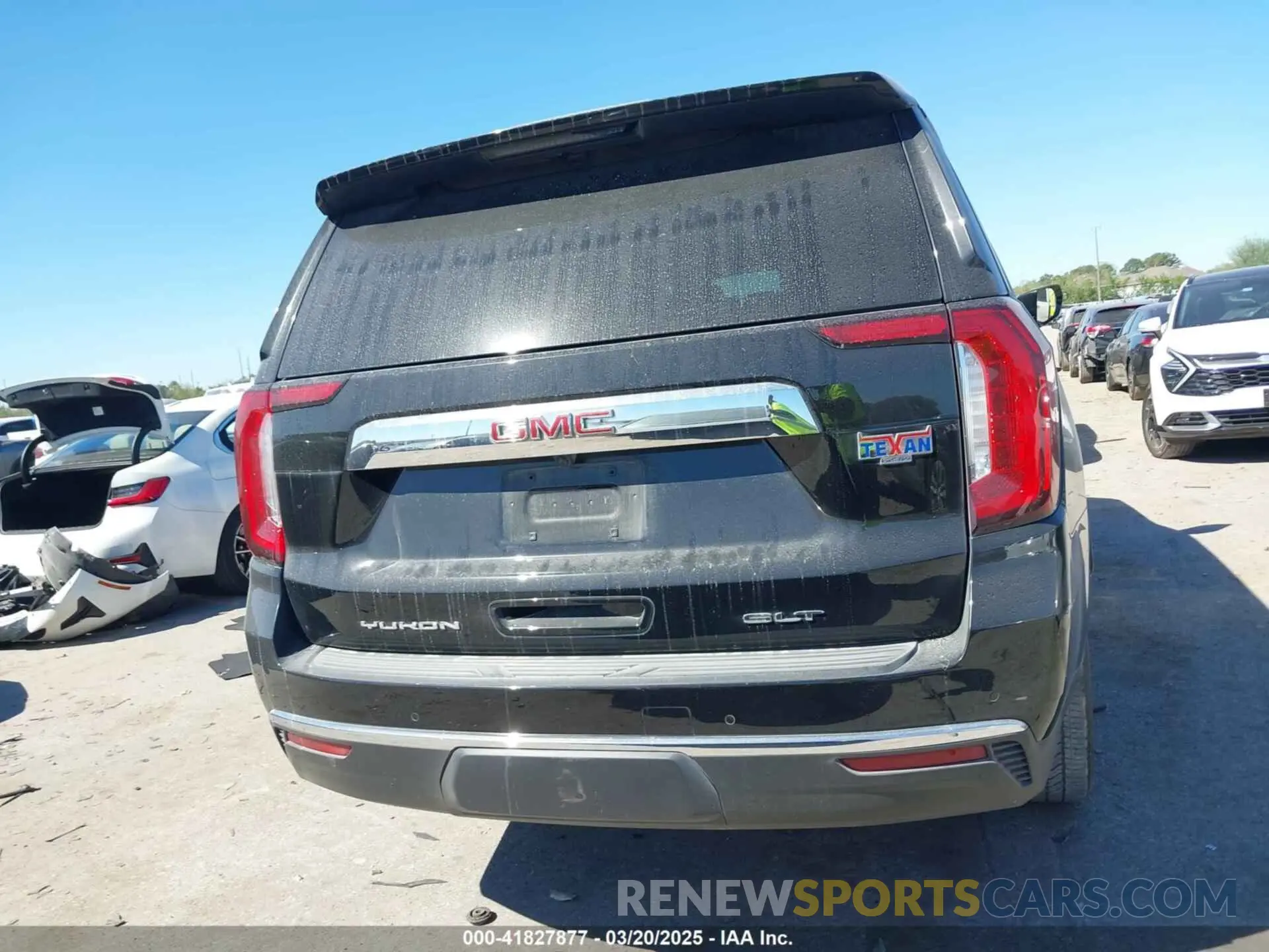 16 Photograph of a damaged car 1GKS1GKD0NR306038 GMC YUKON XL 2022