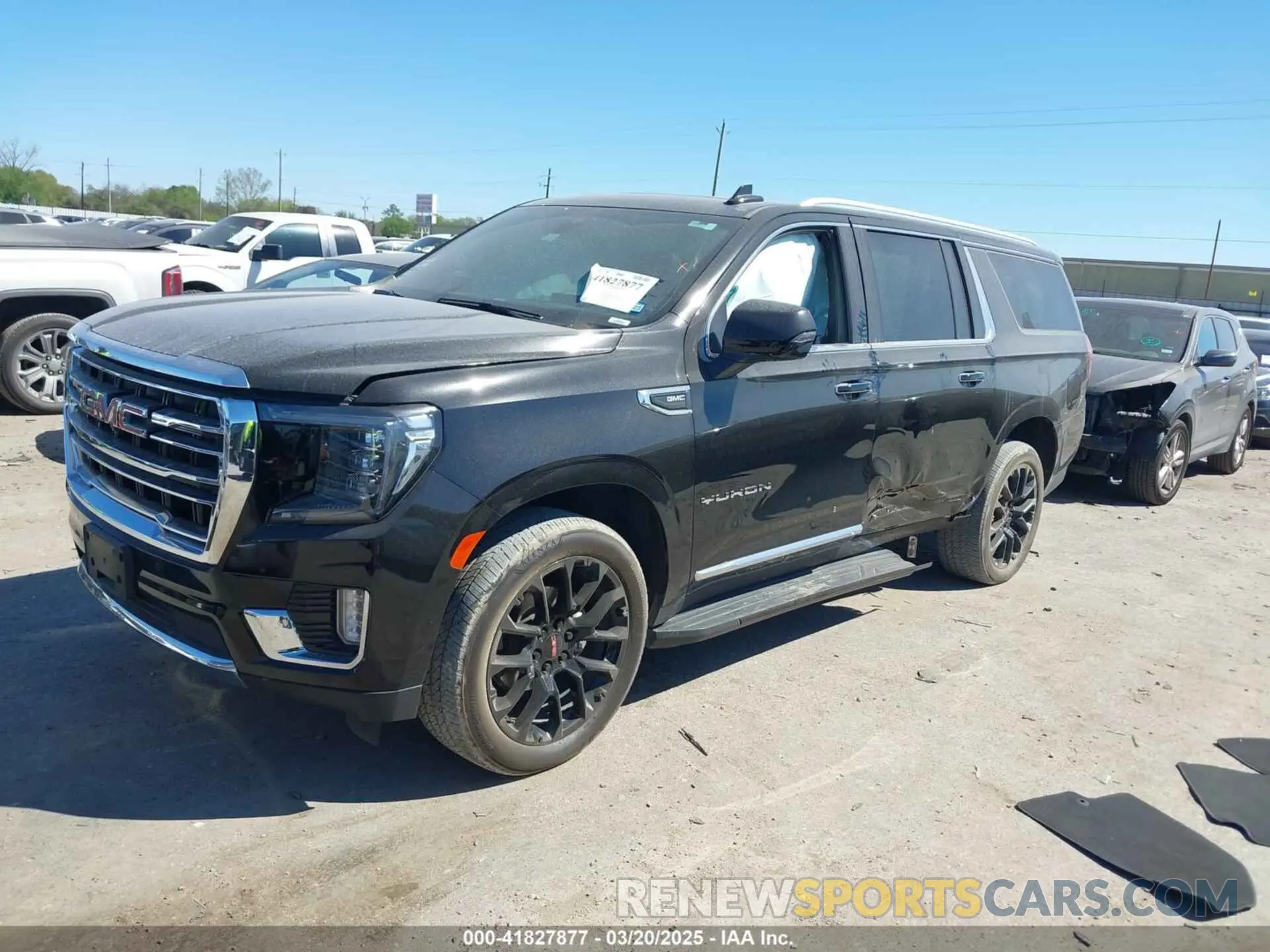 2 Photograph of a damaged car 1GKS1GKD0NR306038 GMC YUKON XL 2022
