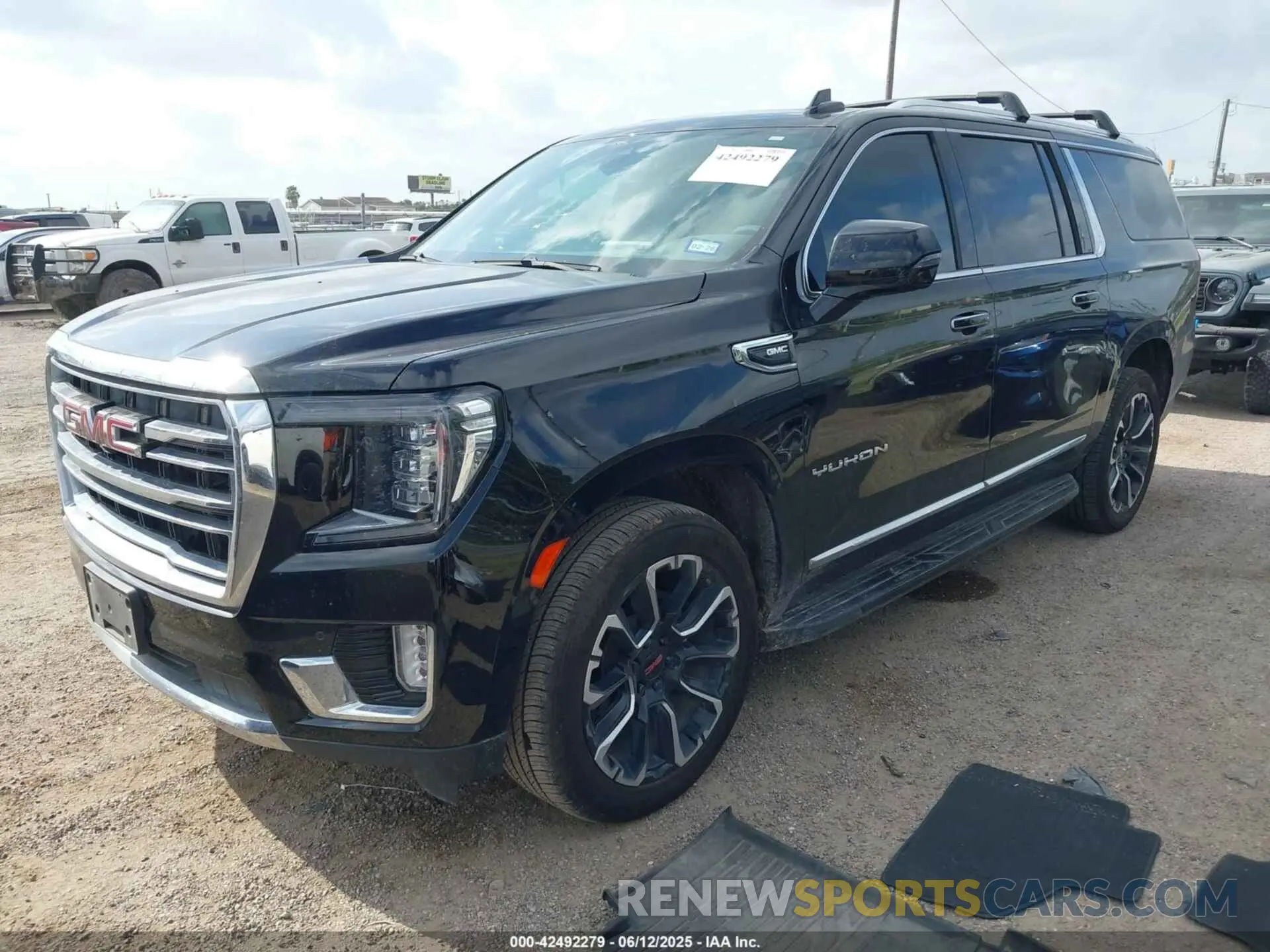 2 Фотография поврежденного автомобиля 1GKS1GKD2NR195914 GMC YUKON XL 2022