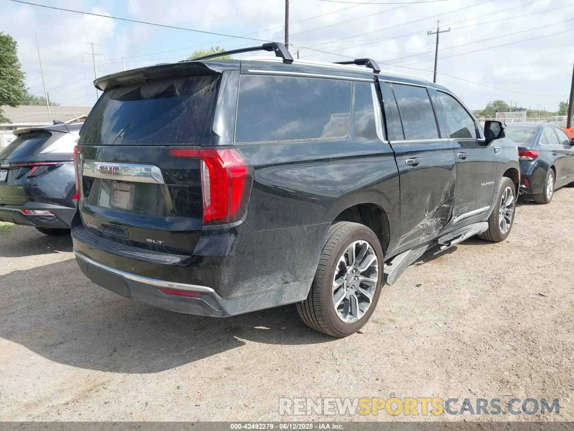4 Фотография поврежденного автомобиля 1GKS1GKD2NR195914 GMC YUKON XL 2022