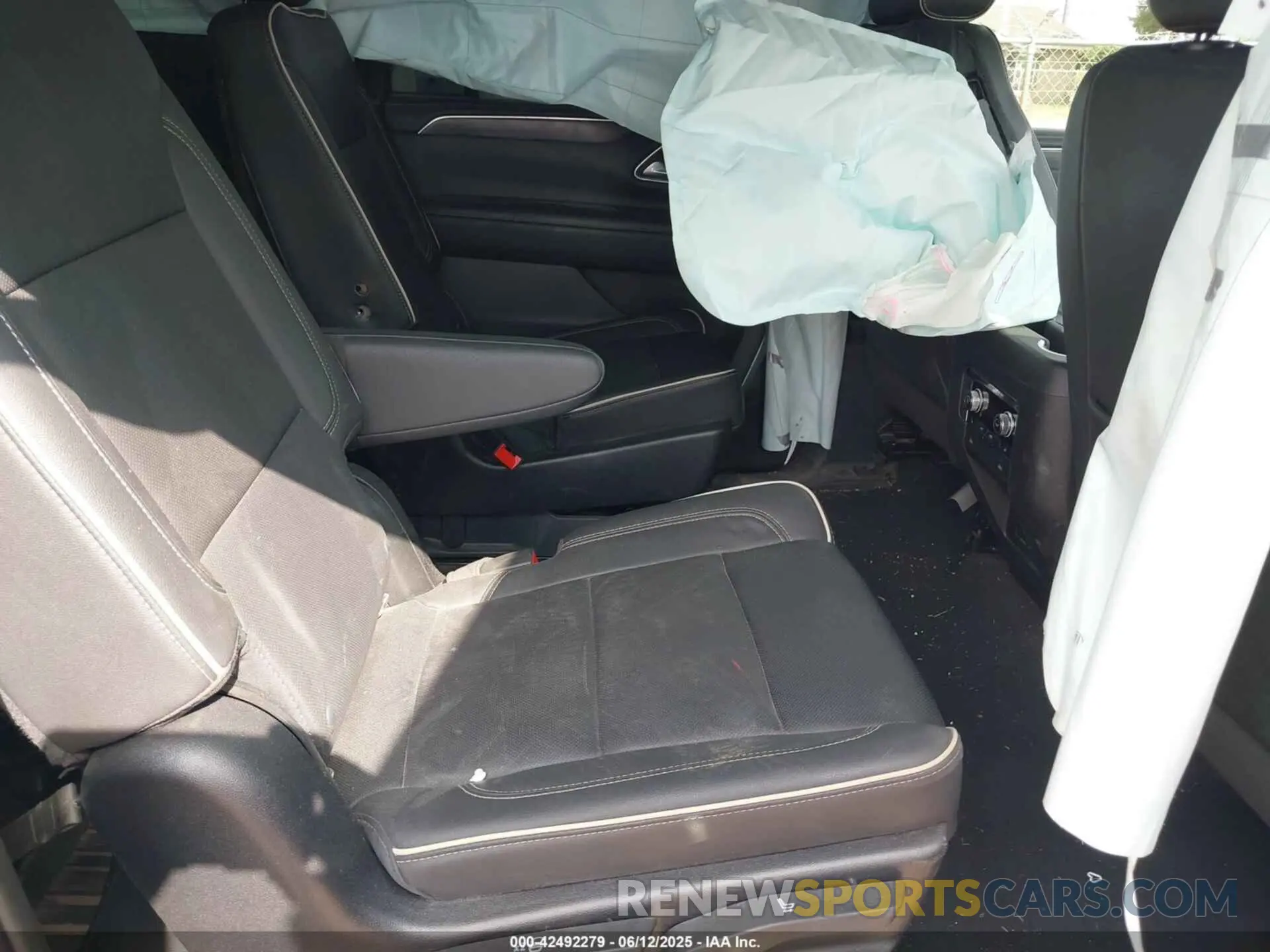 8 Фотография поврежденного автомобиля 1GKS1GKD2NR195914 GMC YUKON XL 2022