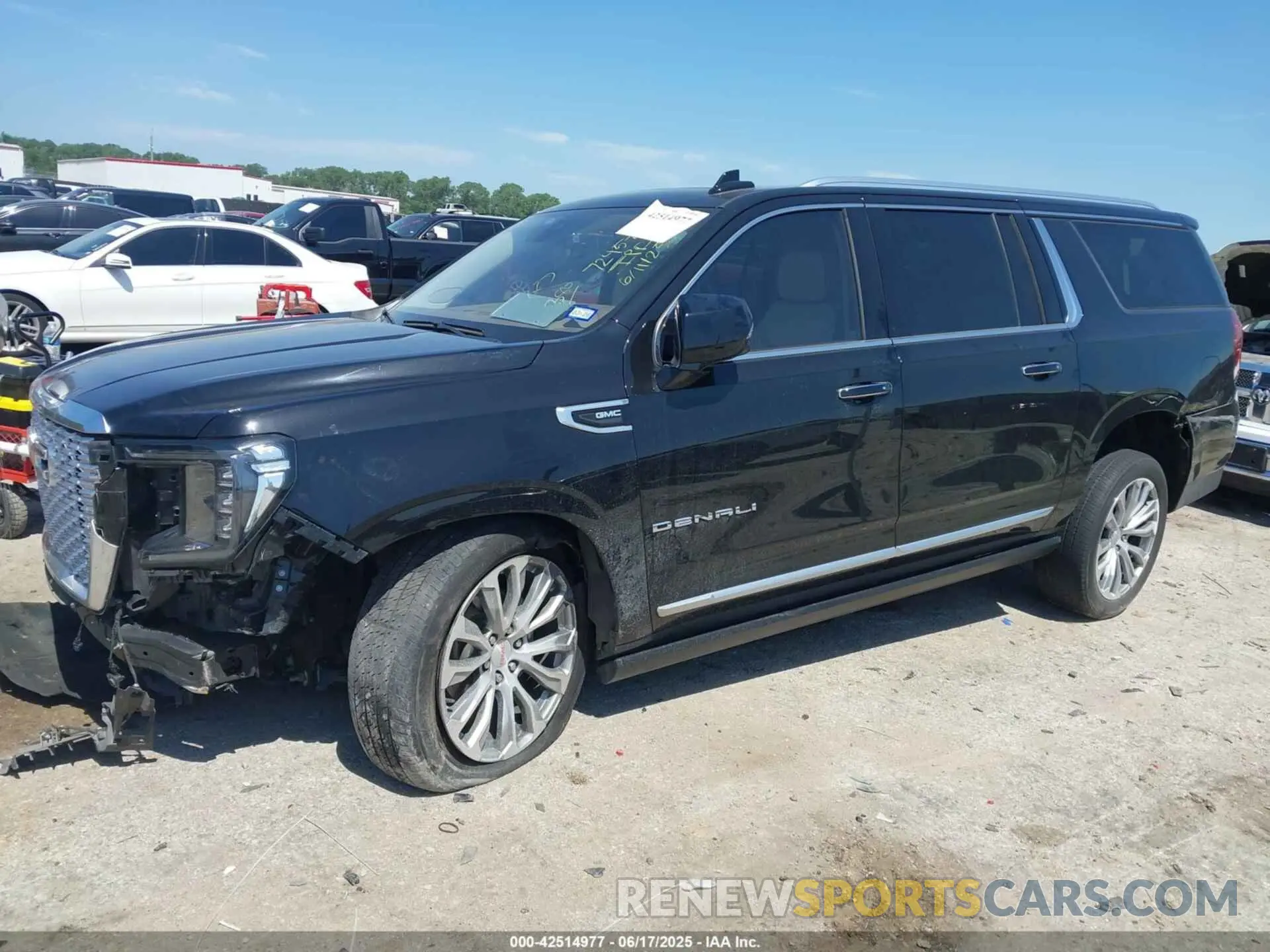 2 Photograph of a damaged car 1GKS1JKL1NR239311 GMC YUKON XL 2022
