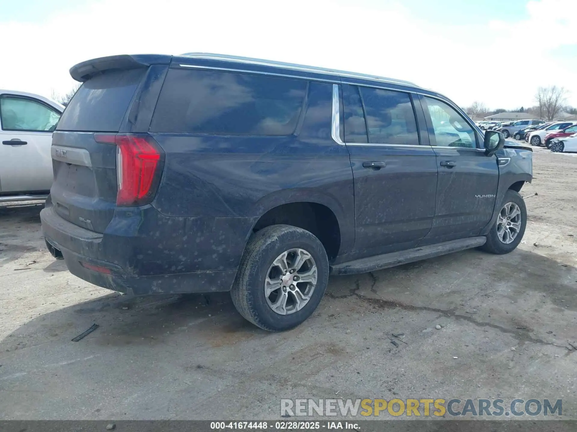 4 Фотография поврежденного автомобиля 1GKS2FKD0NR326393 GMC YUKON XL 2022