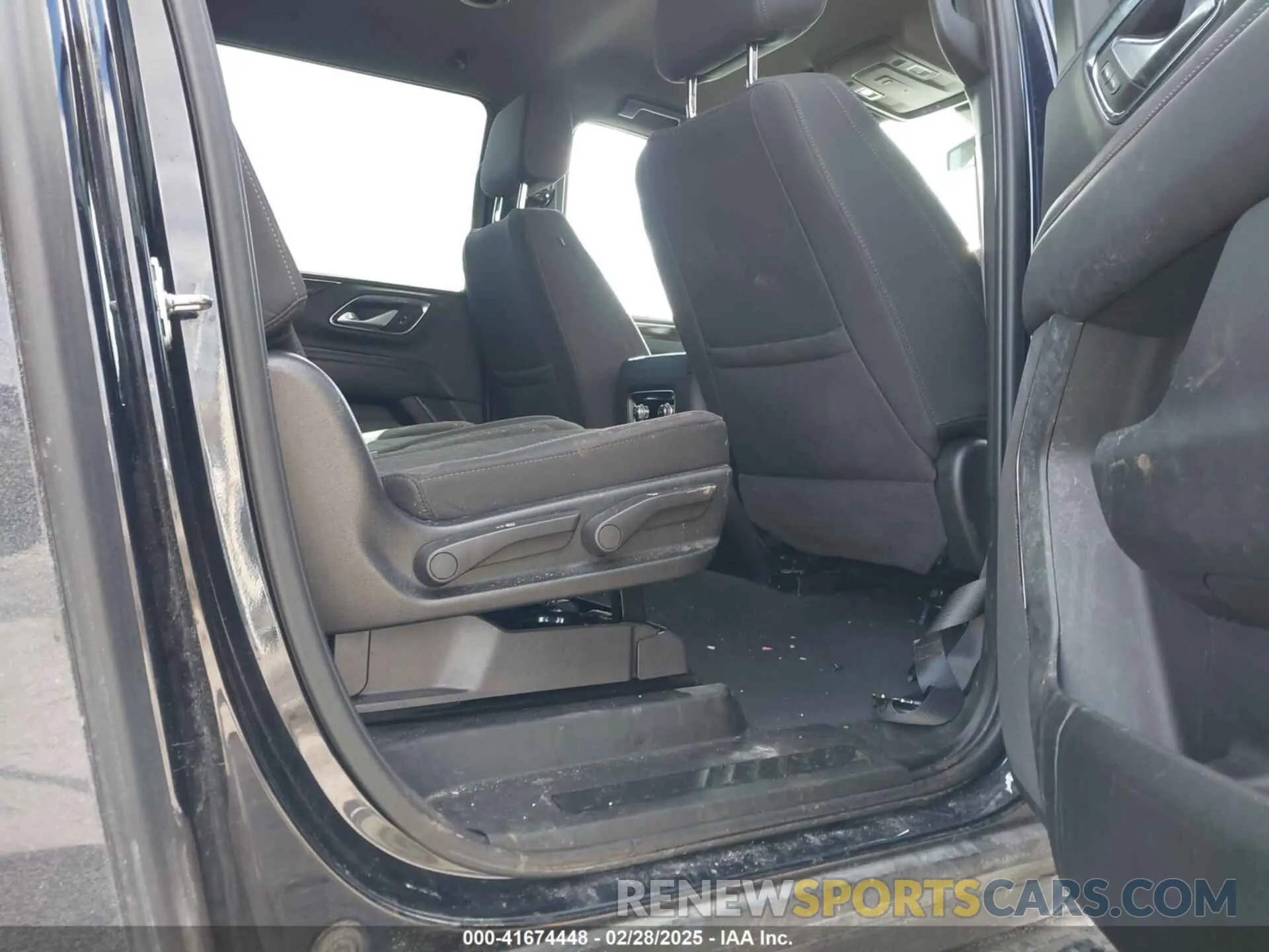 8 Фотография поврежденного автомобиля 1GKS2FKD0NR326393 GMC YUKON XL 2022
