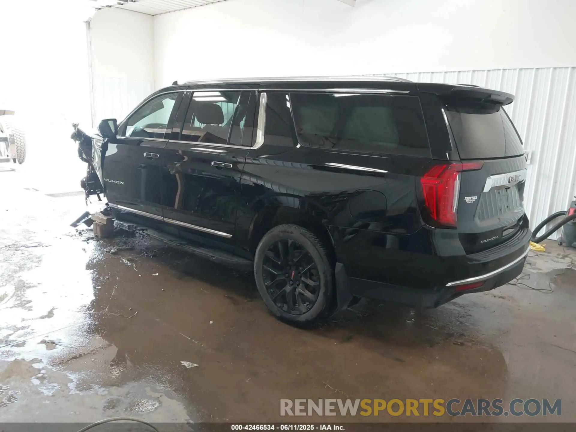 3 Photograph of a damaged car 1GKS2GKD7NR258955 GMC YUKON XL 2022