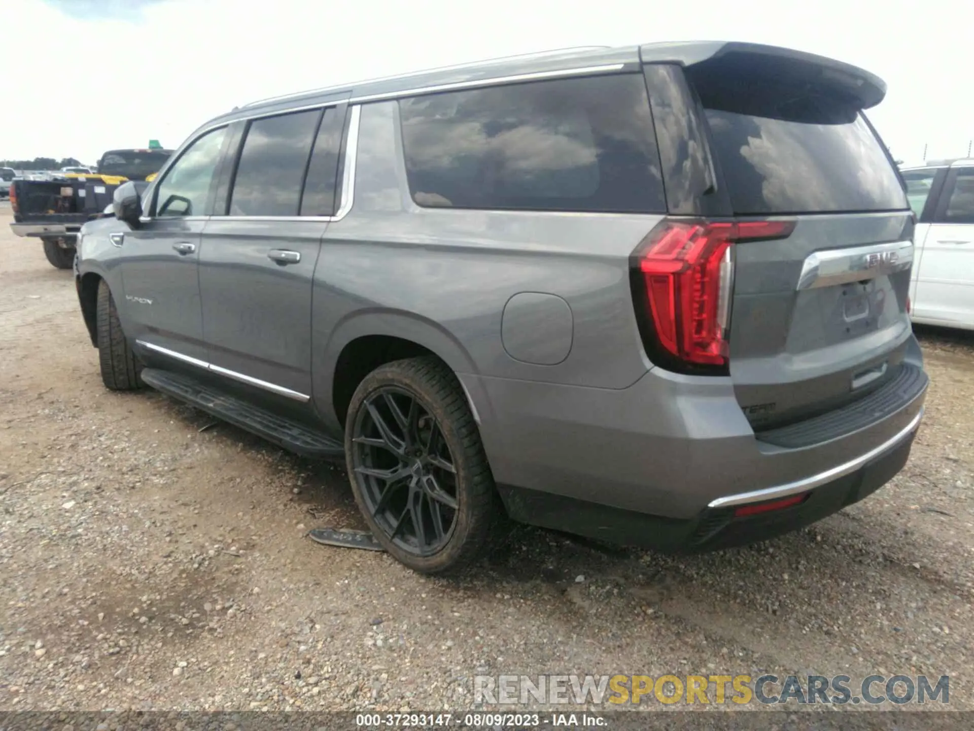 3 Фотография поврежденного автомобиля 1GKS2GKT3NR233736 GMC YUKON XL 2022