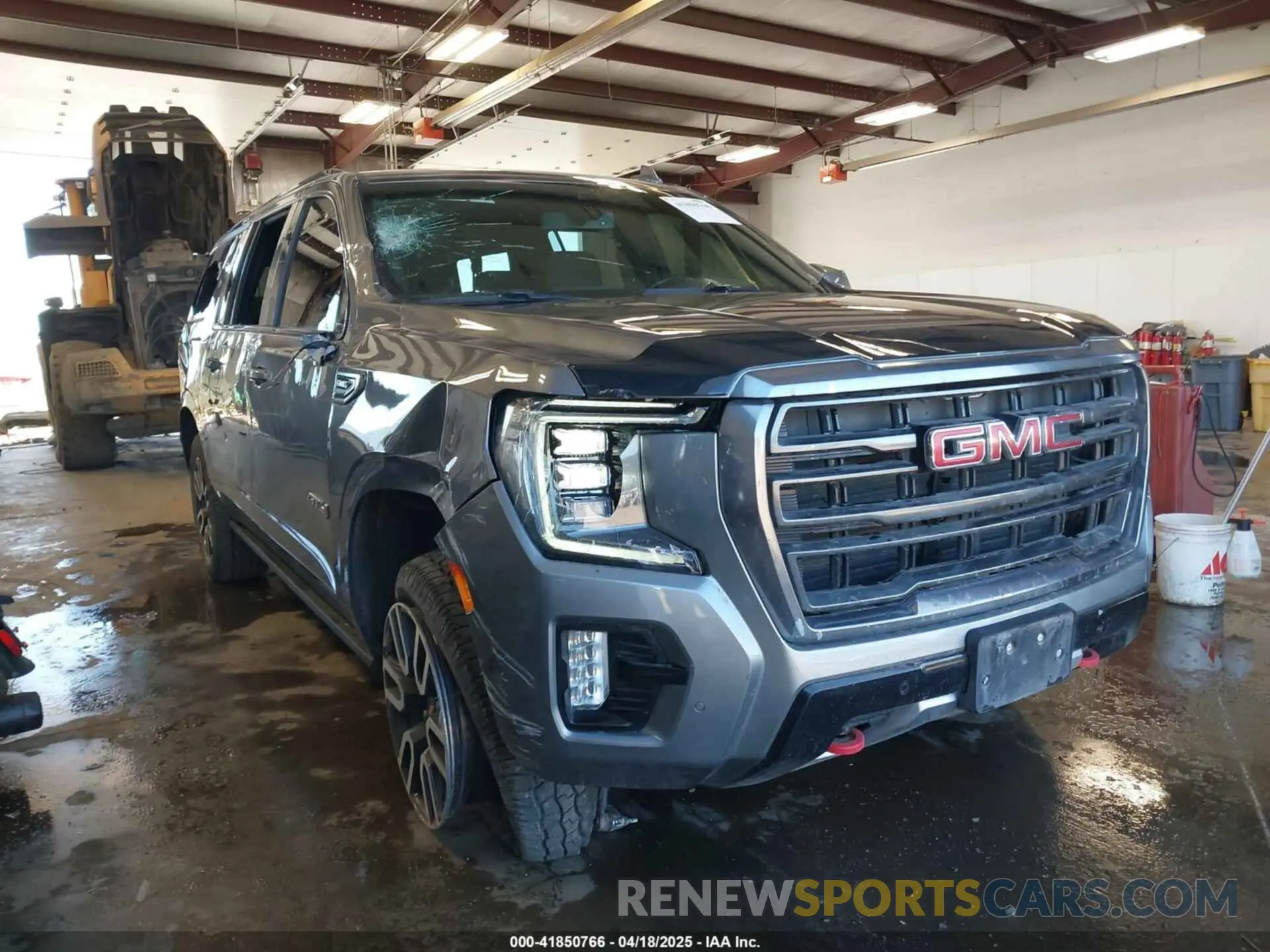 1 Фотография поврежденного автомобиля 1GKS2HKL0NR149203 GMC YUKON XL 2022