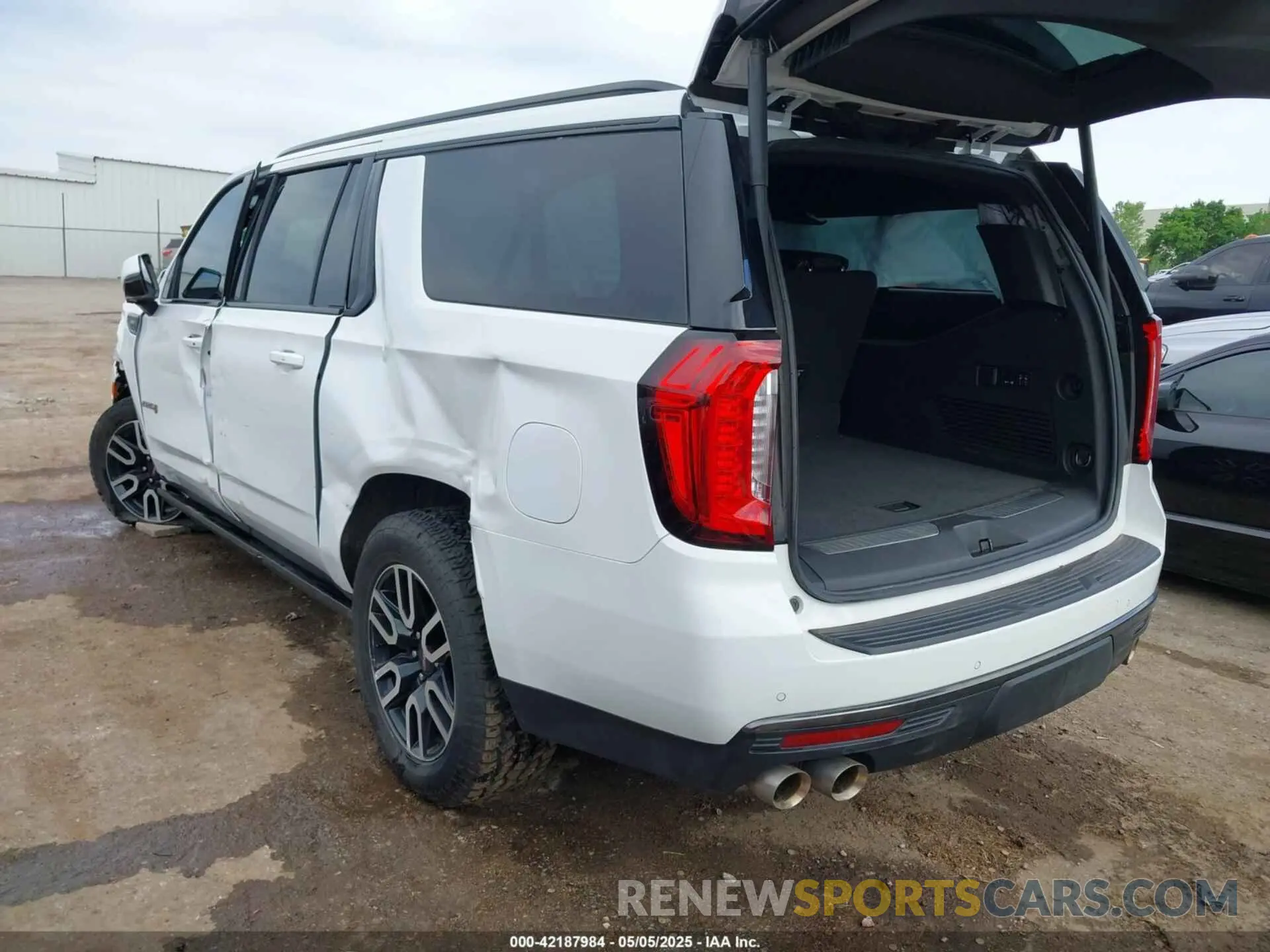 3 Фотография поврежденного автомобиля 1GKS2HKL4NR150032 GMC YUKON XL 2022