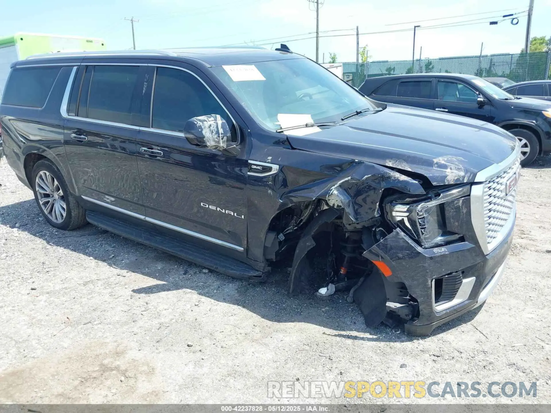 1 Photograph of a damaged car 1GKS2JKL9NR156724 GMC YUKON XL 2022
