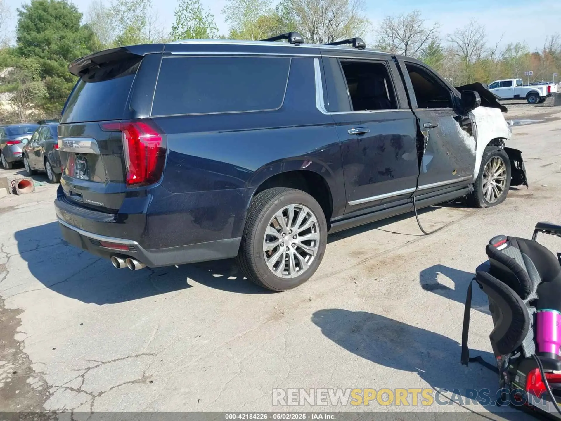 4 Фотография поврежденного автомобиля 1GKS2JKLXNR261854 GMC YUKON XL 2022