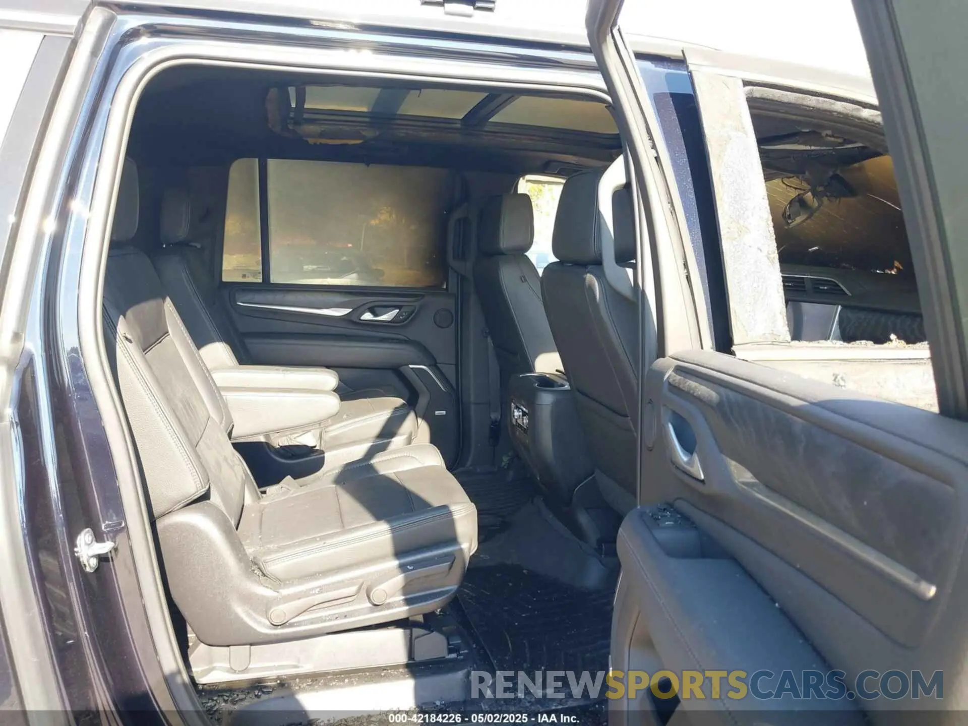 8 Фотография поврежденного автомобиля 1GKS2JKLXNR261854 GMC YUKON XL 2022