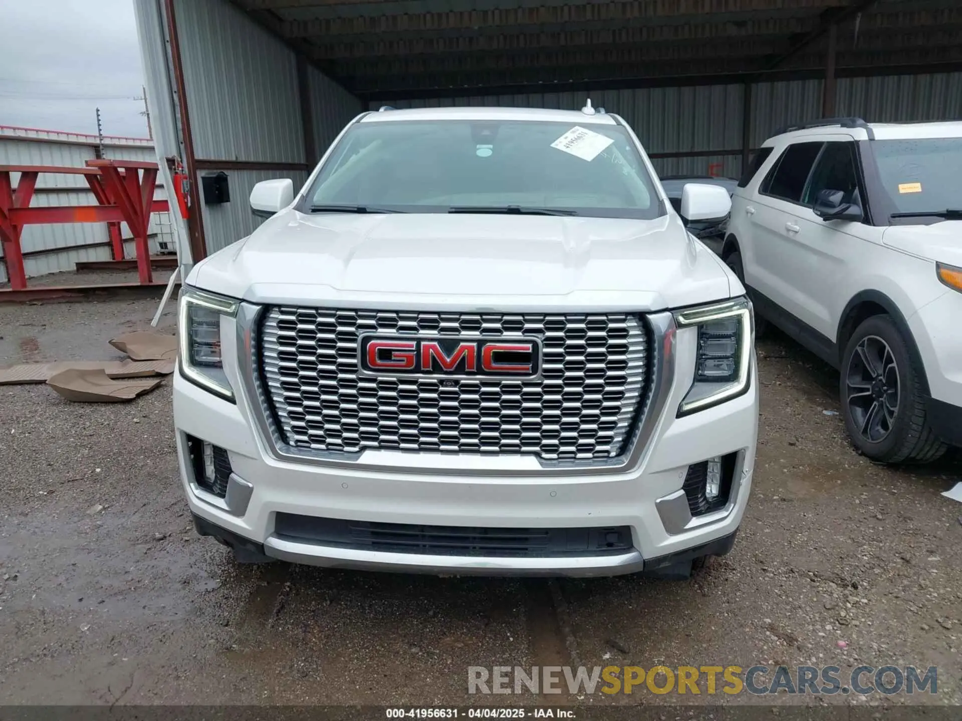 13 Photograph of a damaged car 1GKS2JKT9NR284669 GMC YUKON XL 2022