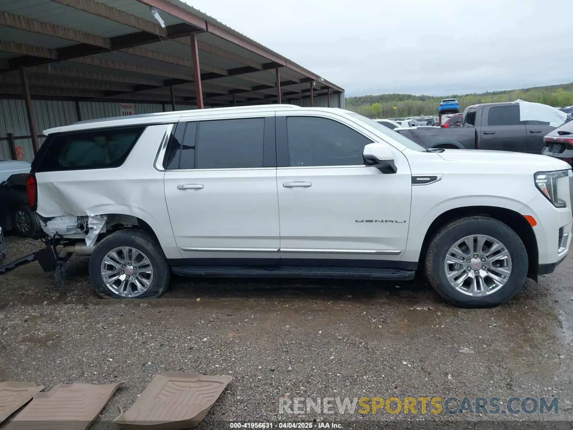 14 Photograph of a damaged car 1GKS2JKT9NR284669 GMC YUKON XL 2022