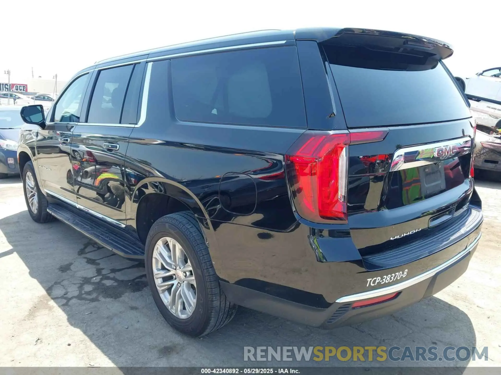 3 Photograph of a damaged car 1GKS1GKD7PR155430 GMC YUKON XL 2023