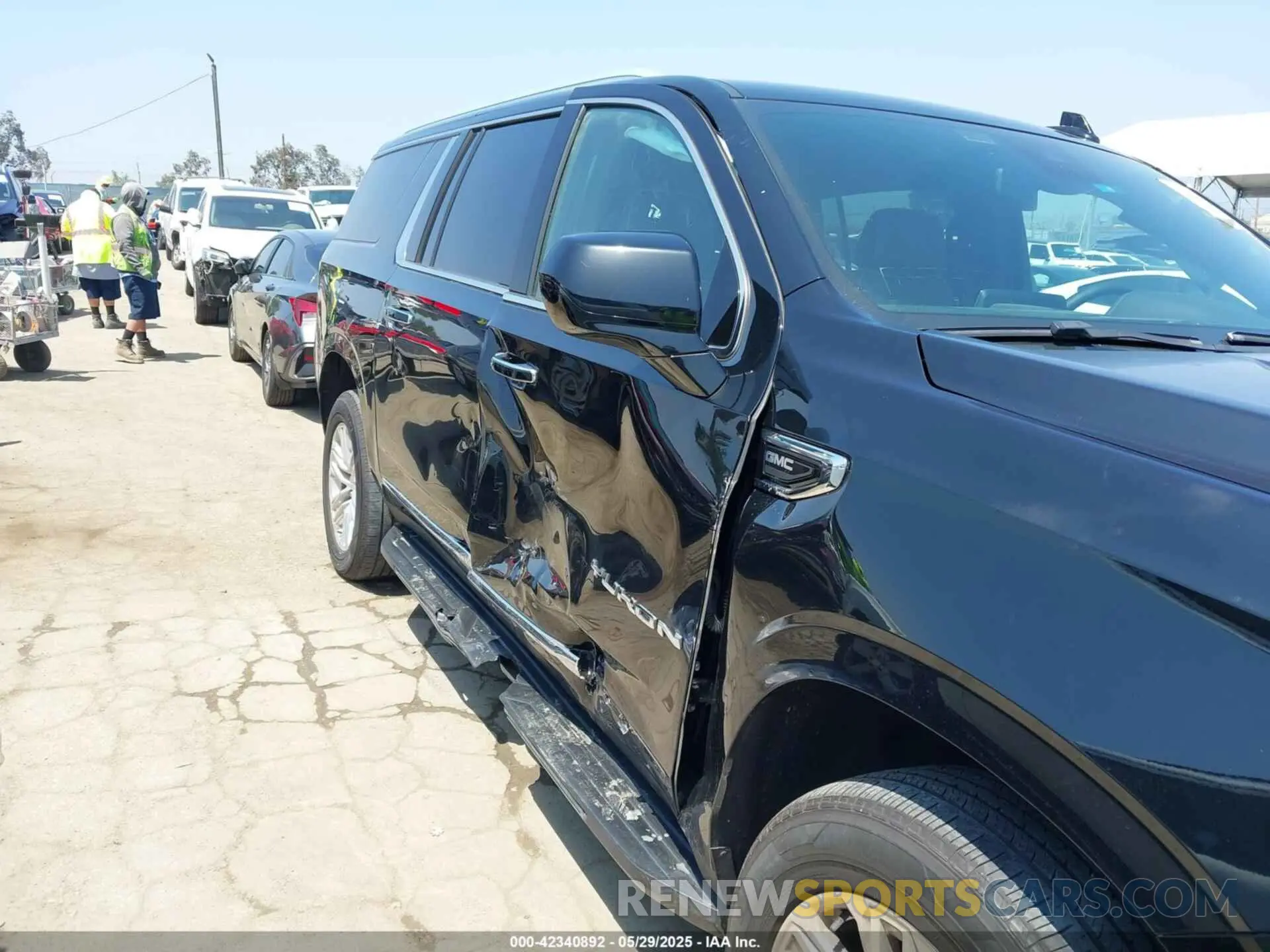 6 Photograph of a damaged car 1GKS1GKD7PR155430 GMC YUKON XL 2023