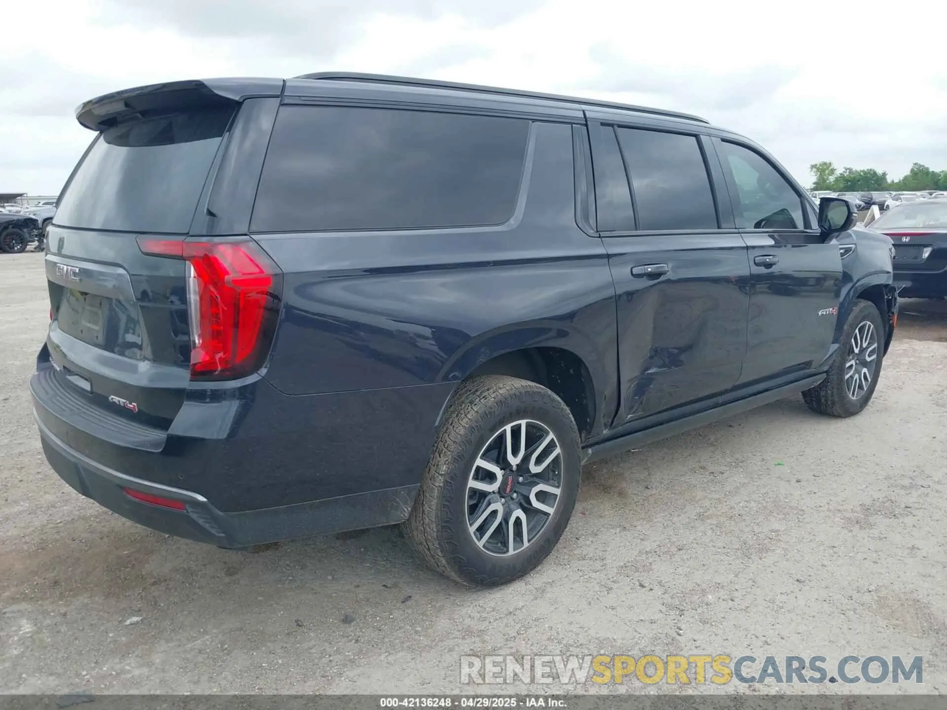 4 Photograph of a damaged car 1GKS2HKD9PR549529 GMC YUKON XL 2023