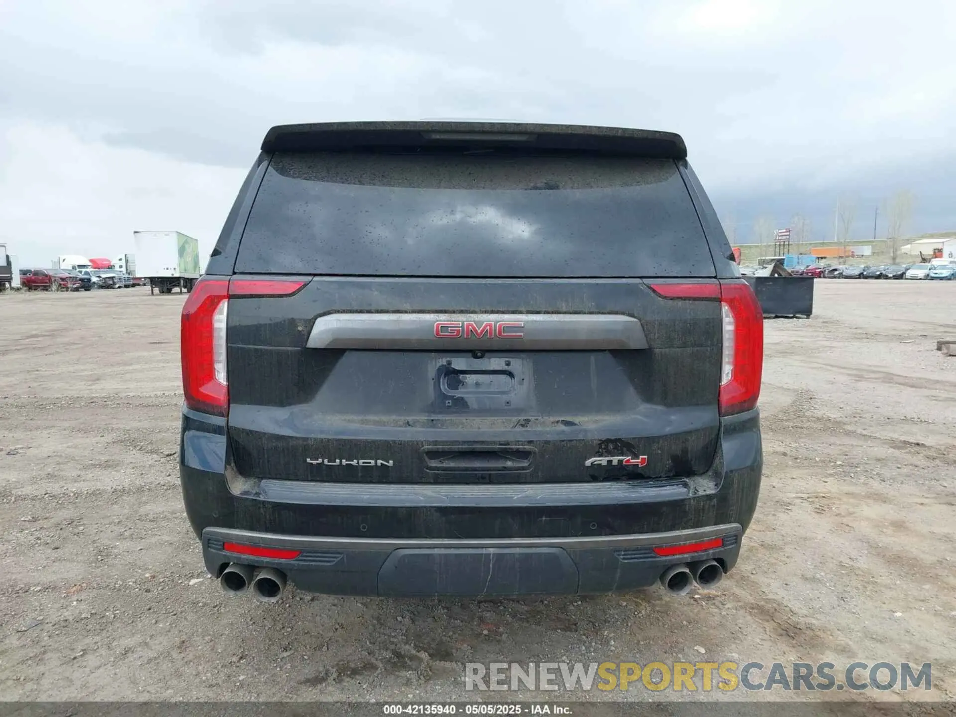 17 Photograph of a damaged car 1GKS2HKL8PR235216 GMC YUKON XL 2023