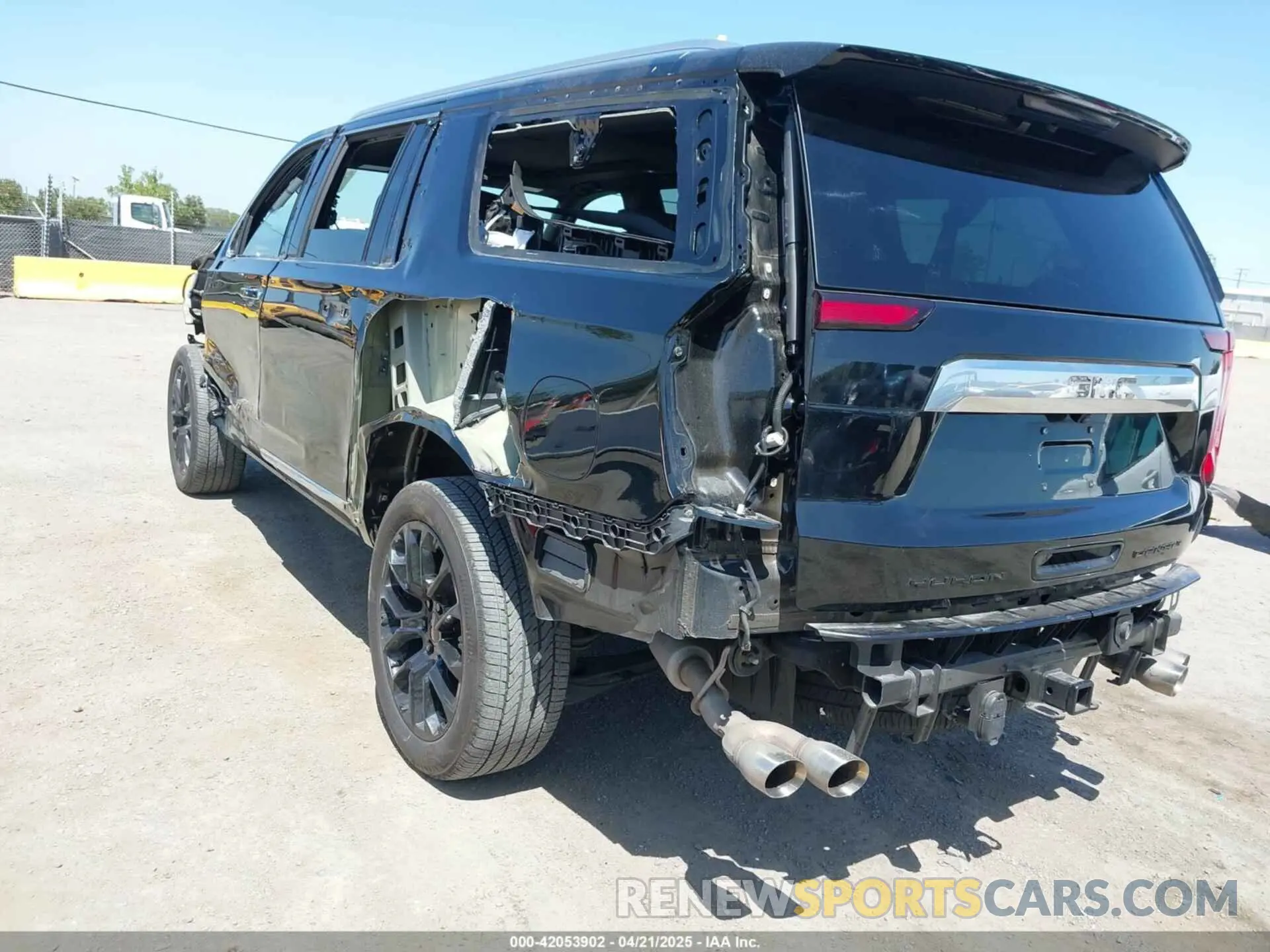 3 Photograph of a damaged car 1GKS2JKL0PR242832 GMC YUKON XL 2023