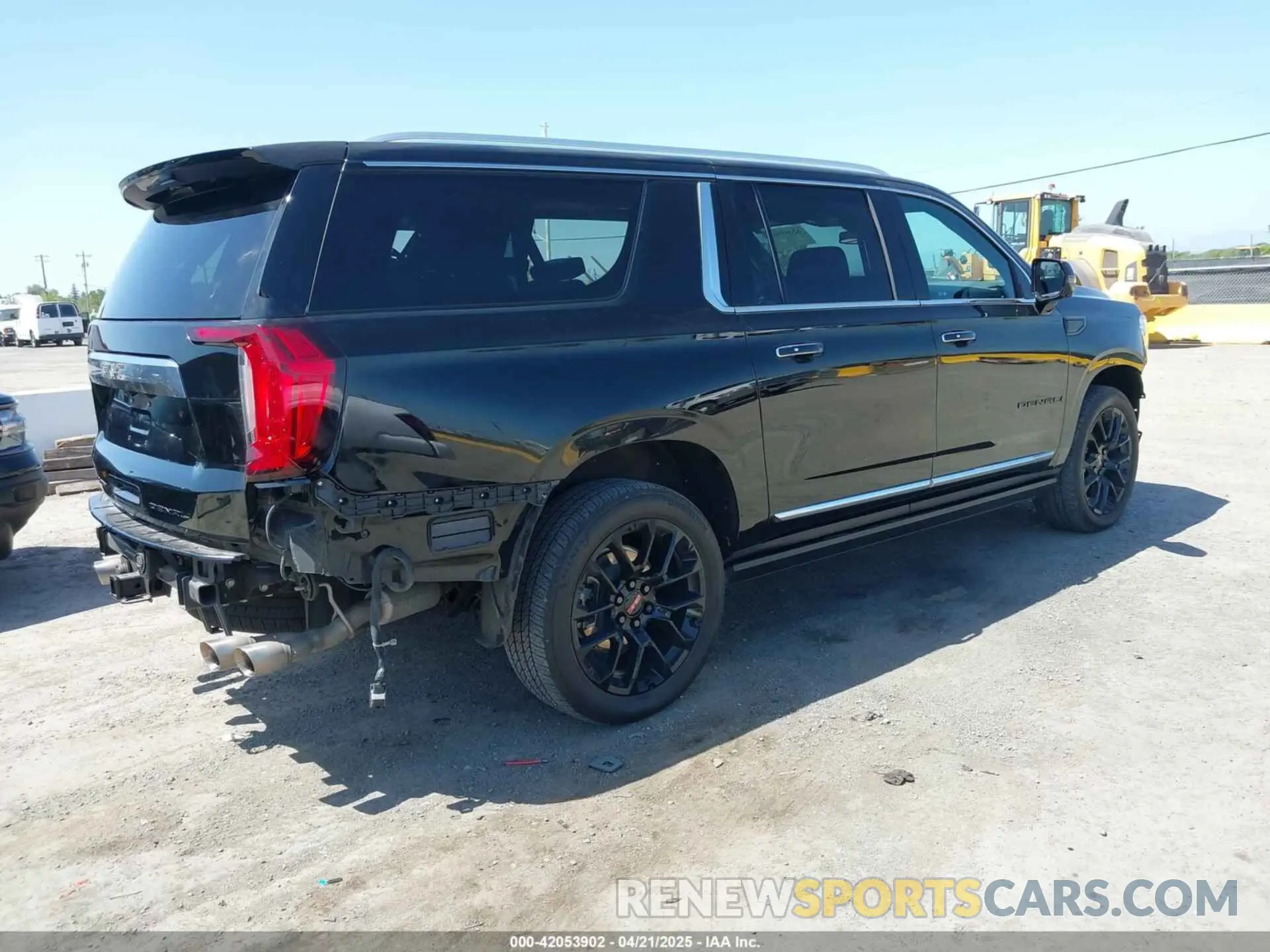4 Photograph of a damaged car 1GKS2JKL0PR242832 GMC YUKON XL 2023