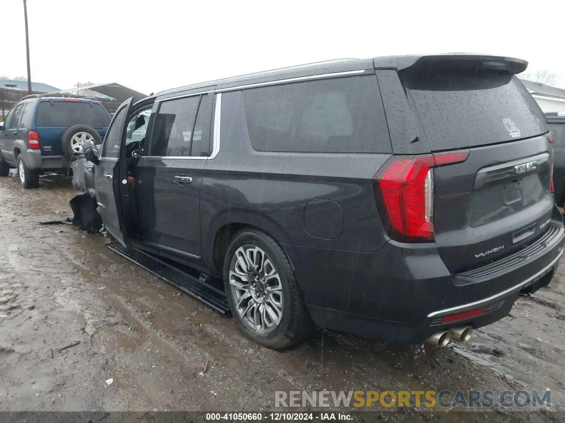 3 Photograph of a damaged car 1GKS2KKL3PR373064 GMC YUKON XL 2023