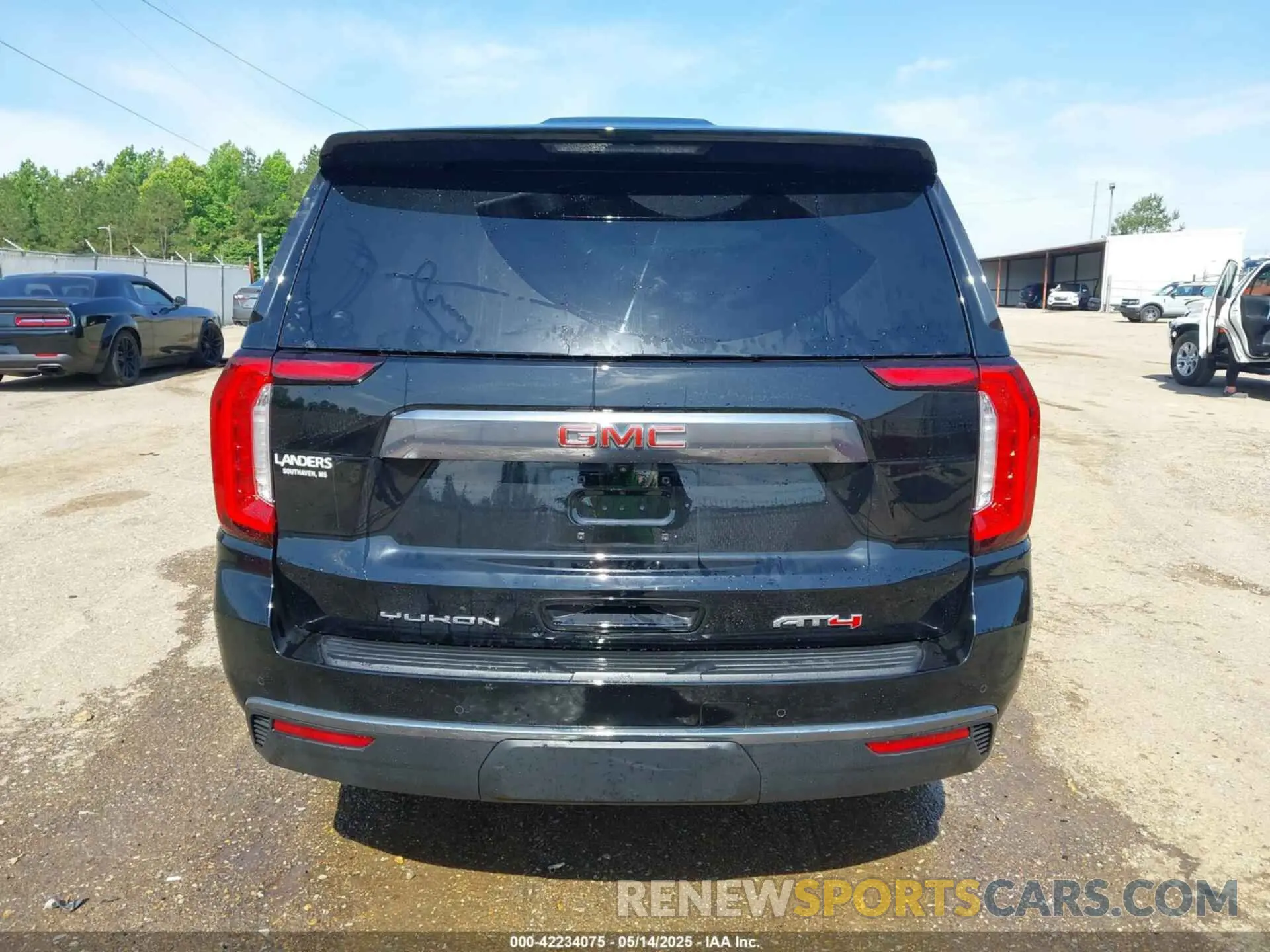 17 Фотография поврежденного автомобиля 1GKS2HKD1RR315789 GMC YUKON XL 2024